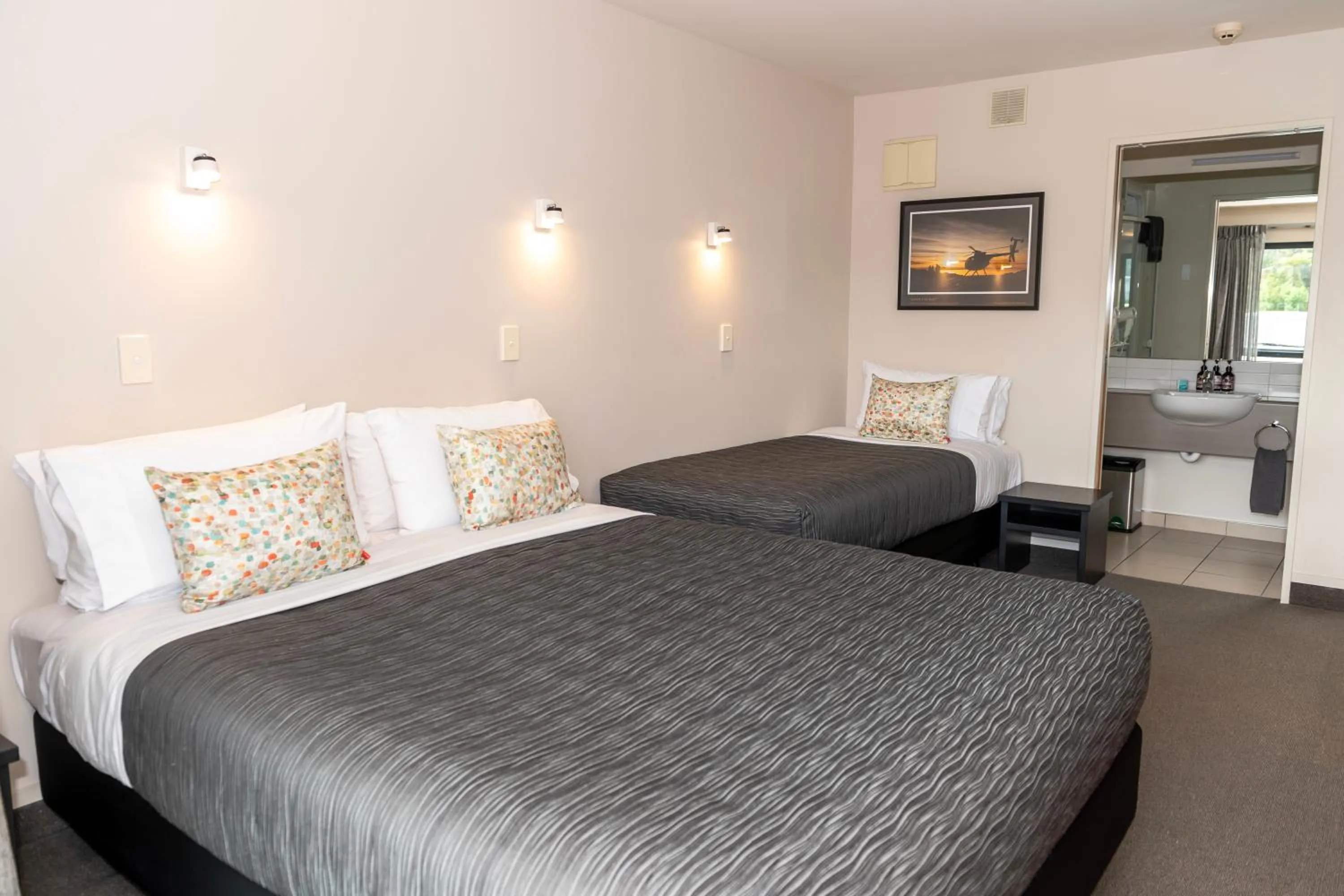 Bed in Bella Vista Motel Fox Glacier