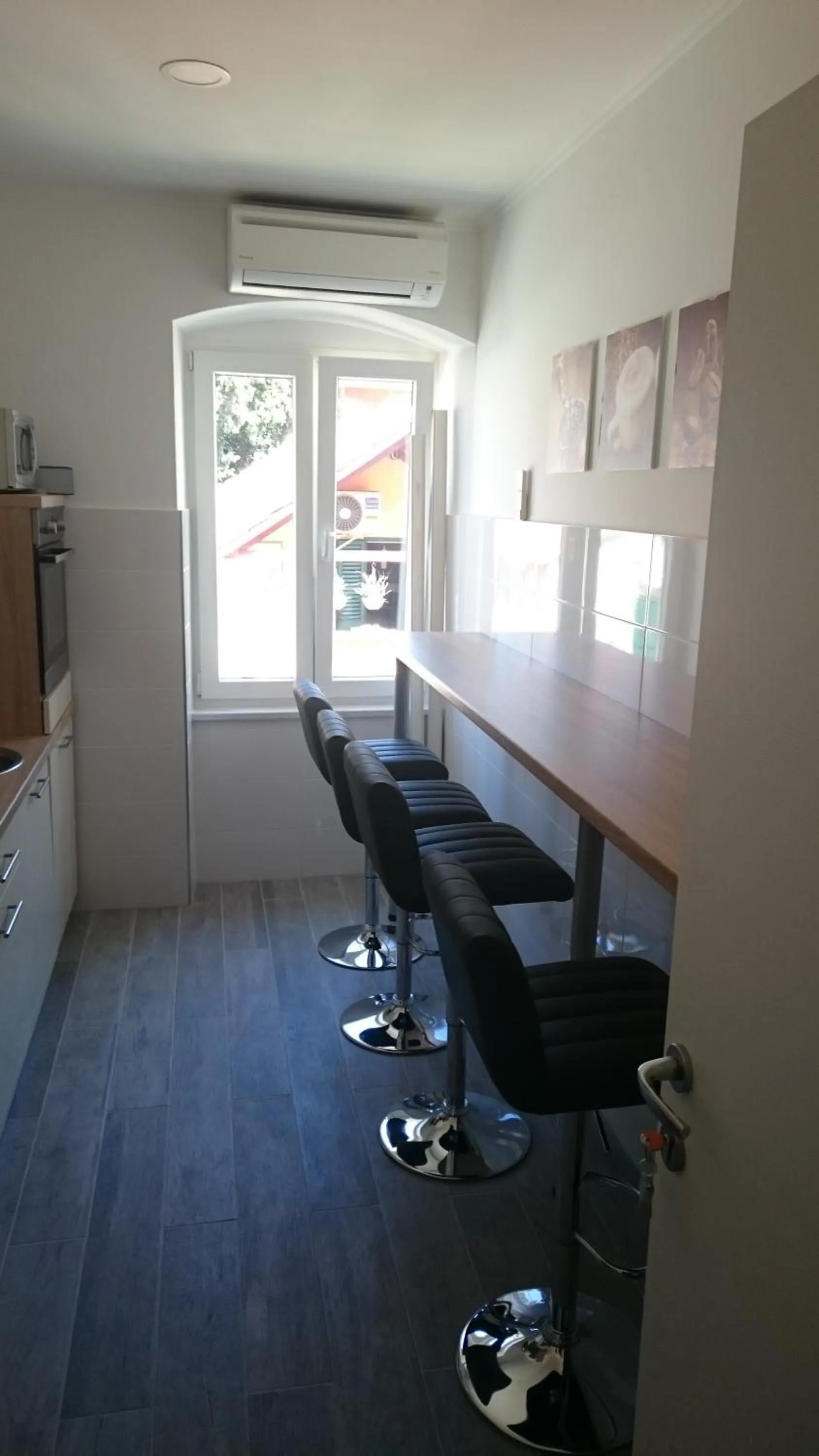 Communal lounge/ TV room in Nirvana rooms Split