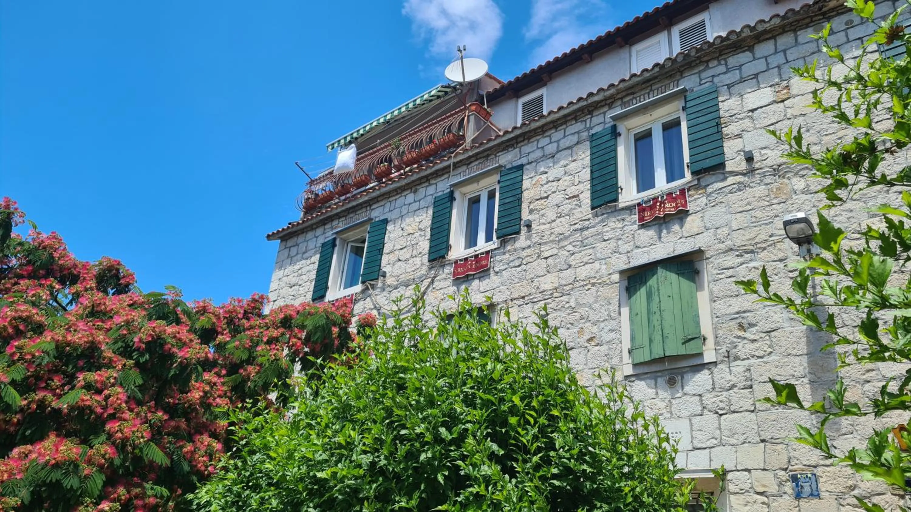 Property building in Nirvana rooms Split