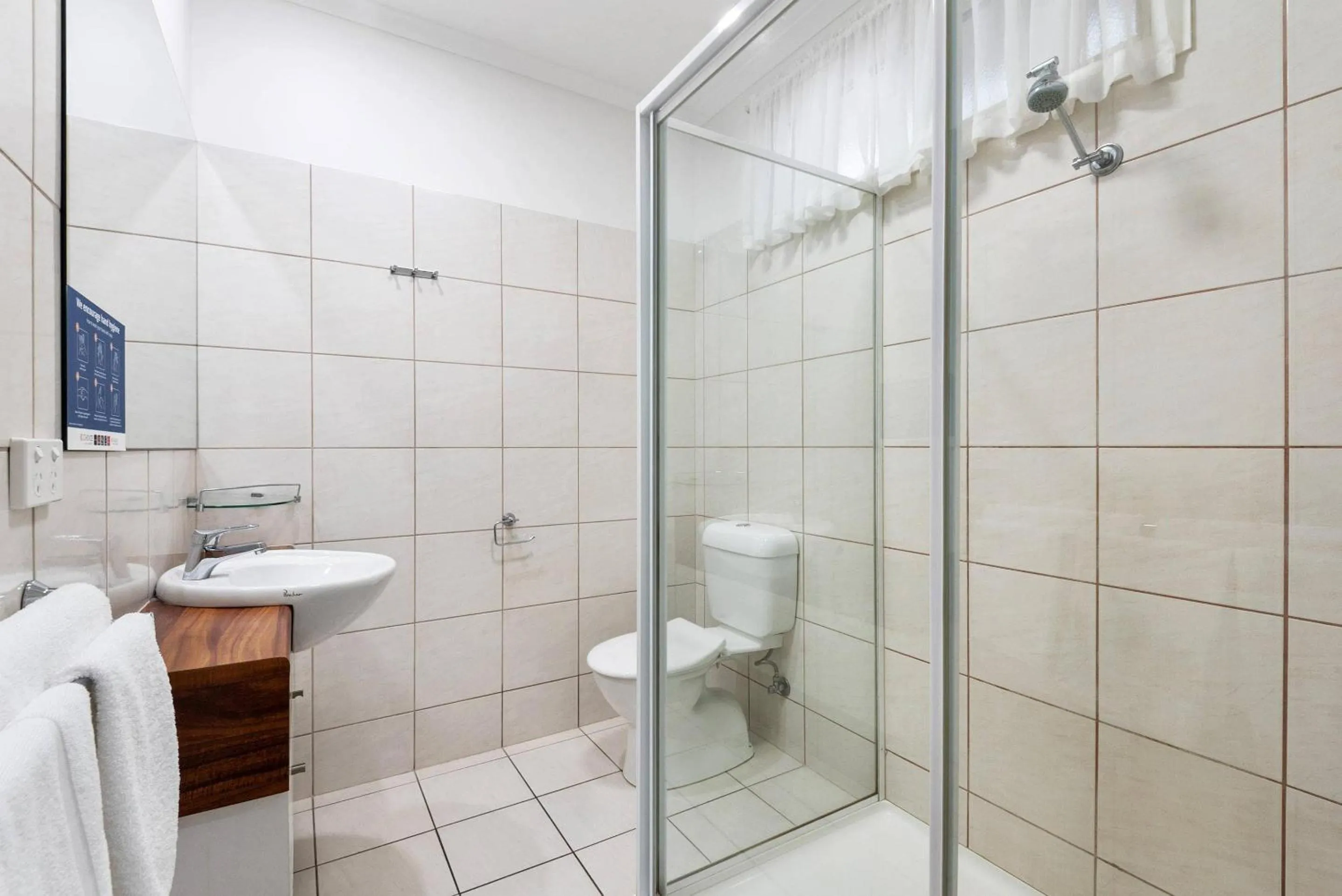 Bedroom in Comfort Inn Deakin Palms