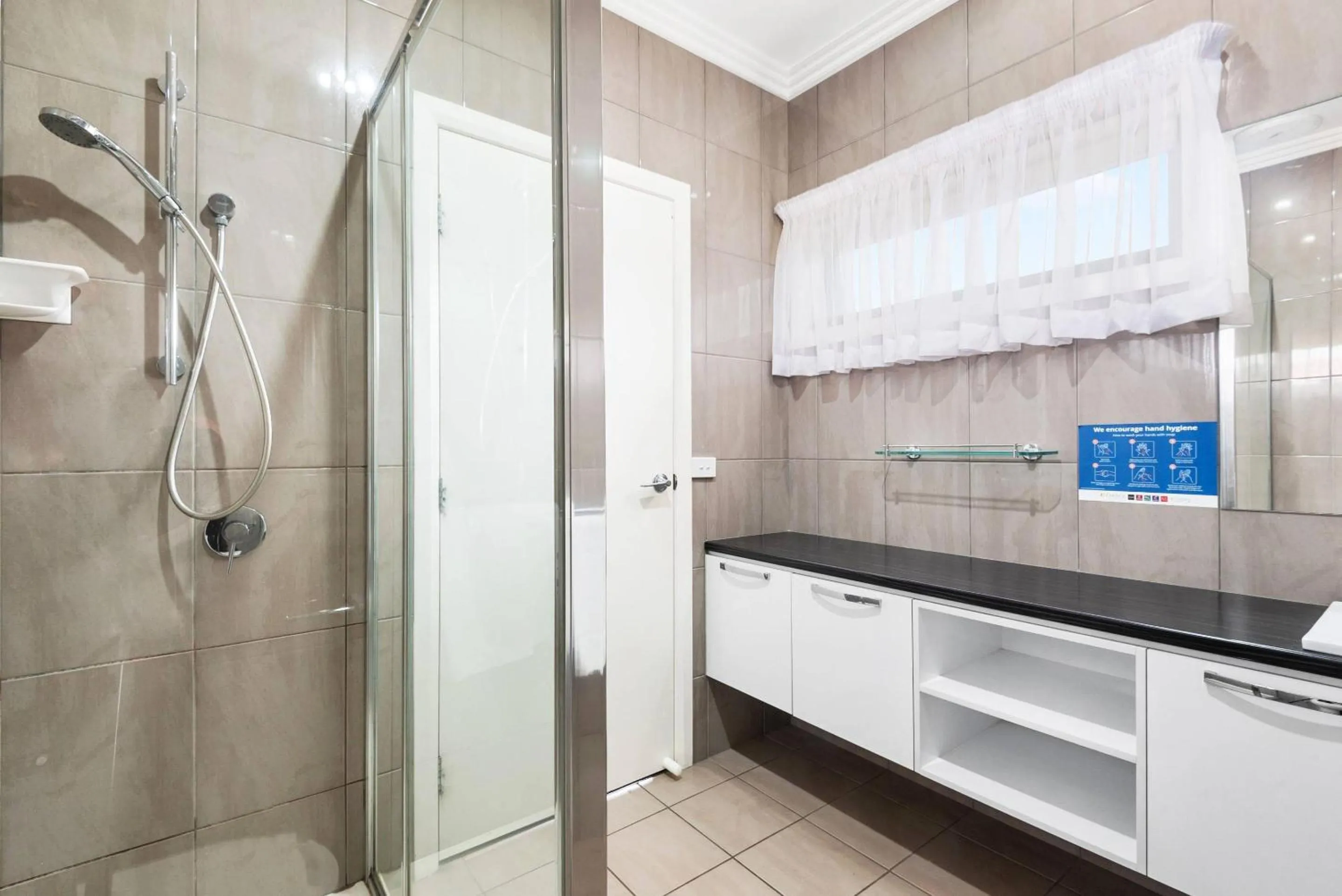 Bedroom in Comfort Inn Deakin Palms