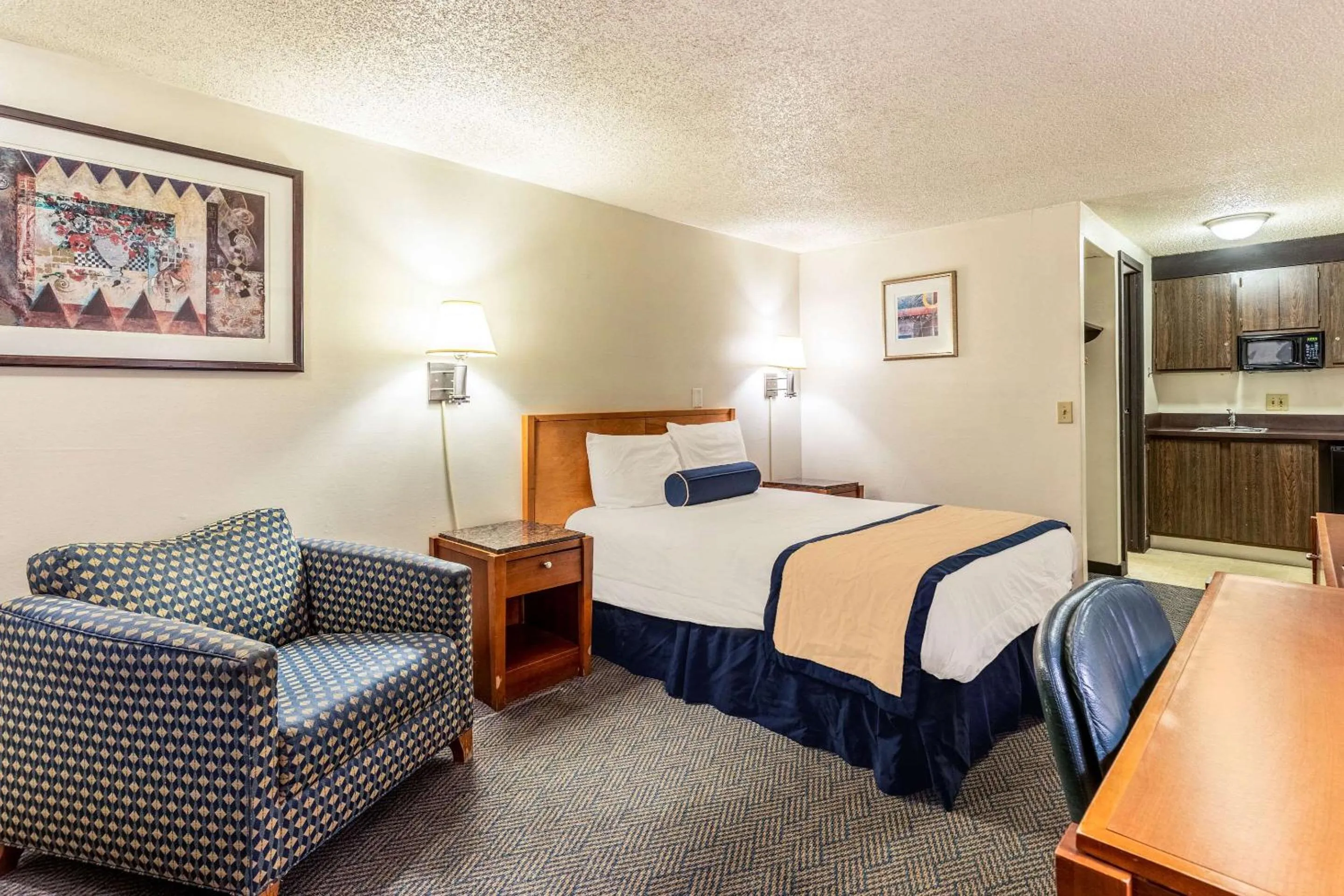 Photo of the whole room, Bed in Value Inn Kenosha I-94 - Exit 344