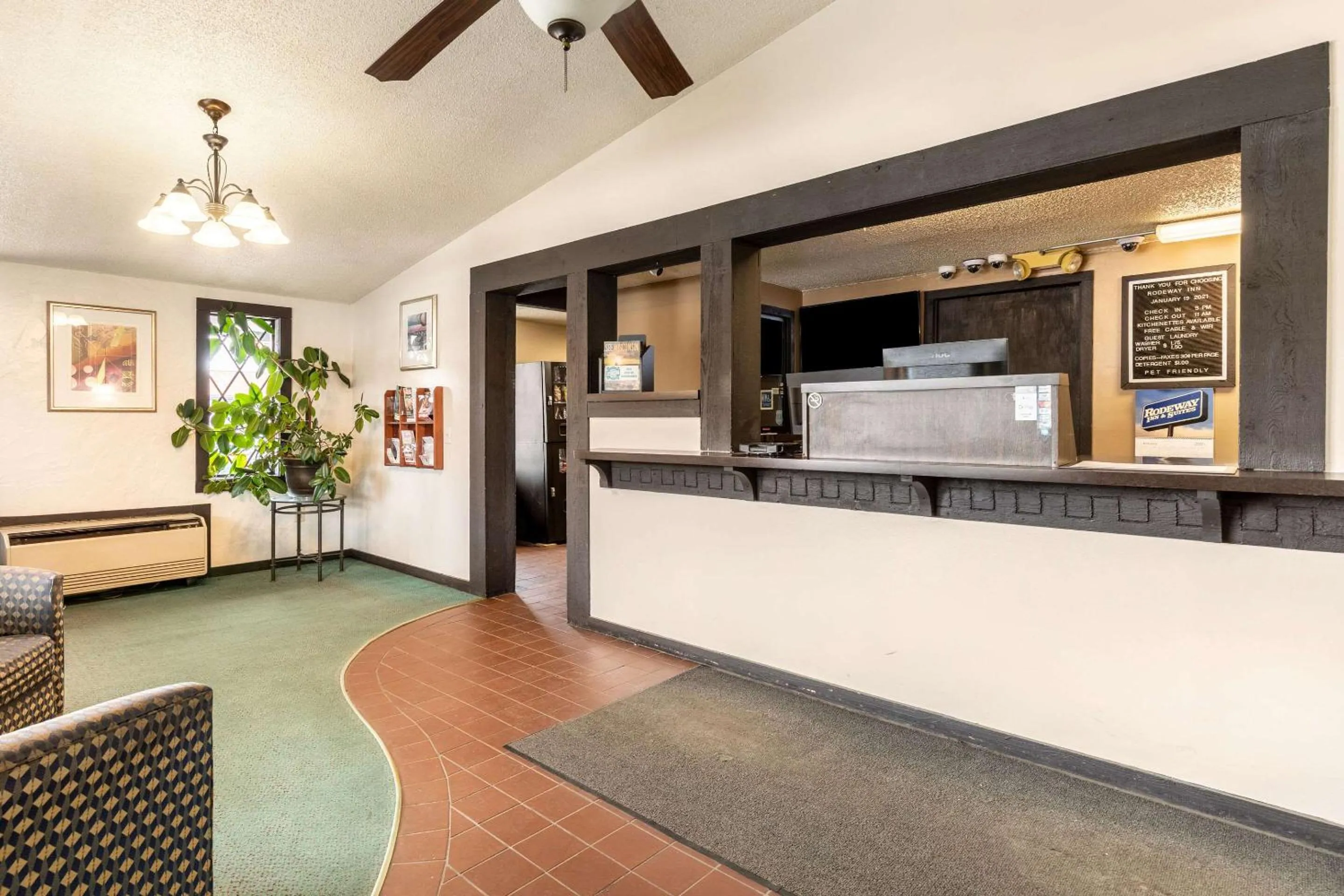 Lobby or reception in Value Inn Kenosha I-94 - Exit 344