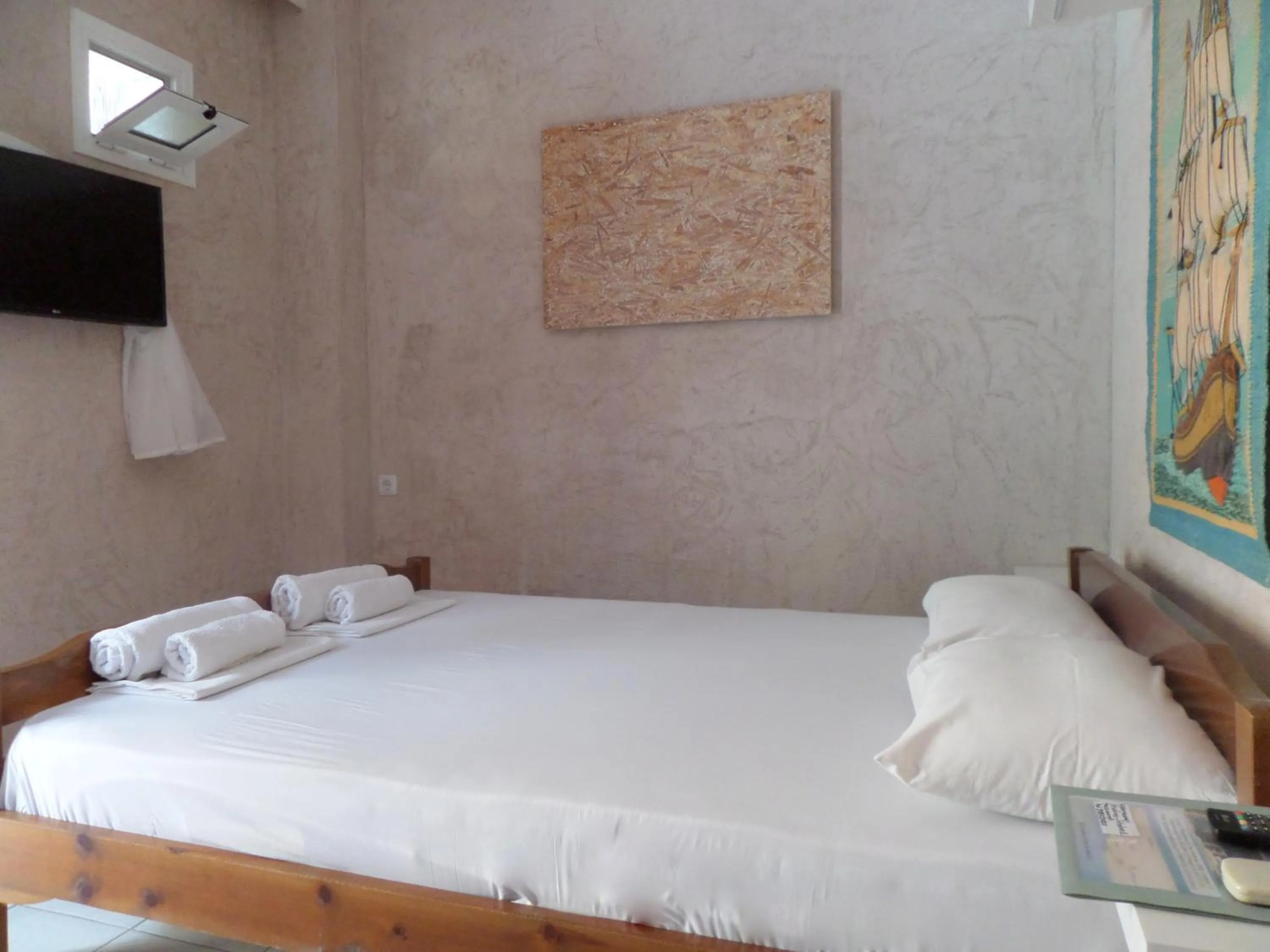 Photo of the whole room, Bed in Artemis Studios & Apartments