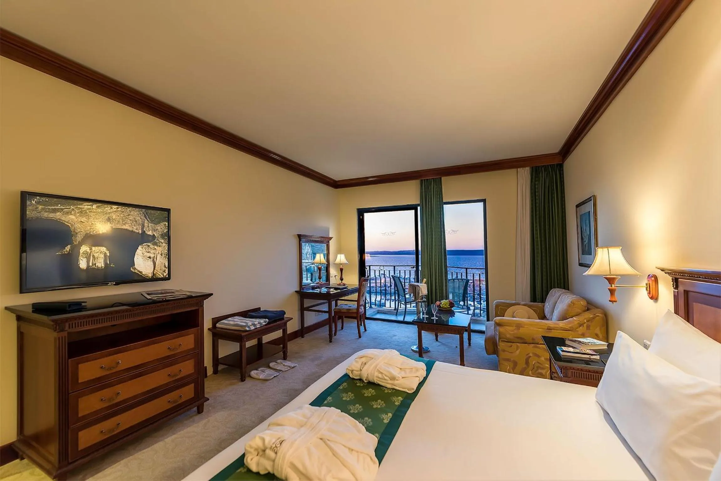 Photo of the whole room, Bed in Grand Hotel Gozo