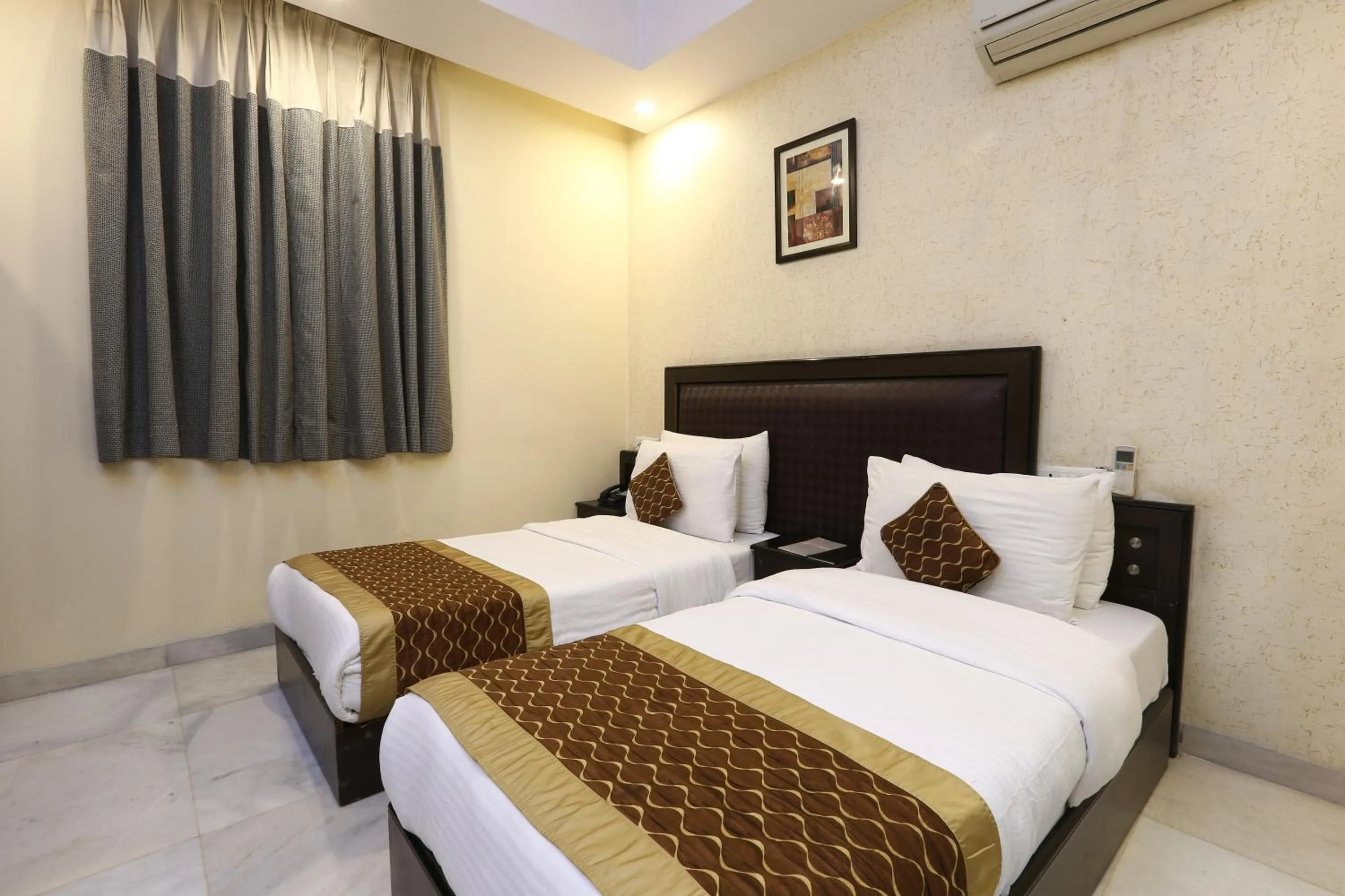 Bedroom, Bed in Hotel Kingston Park near Ganga Ram Hospital