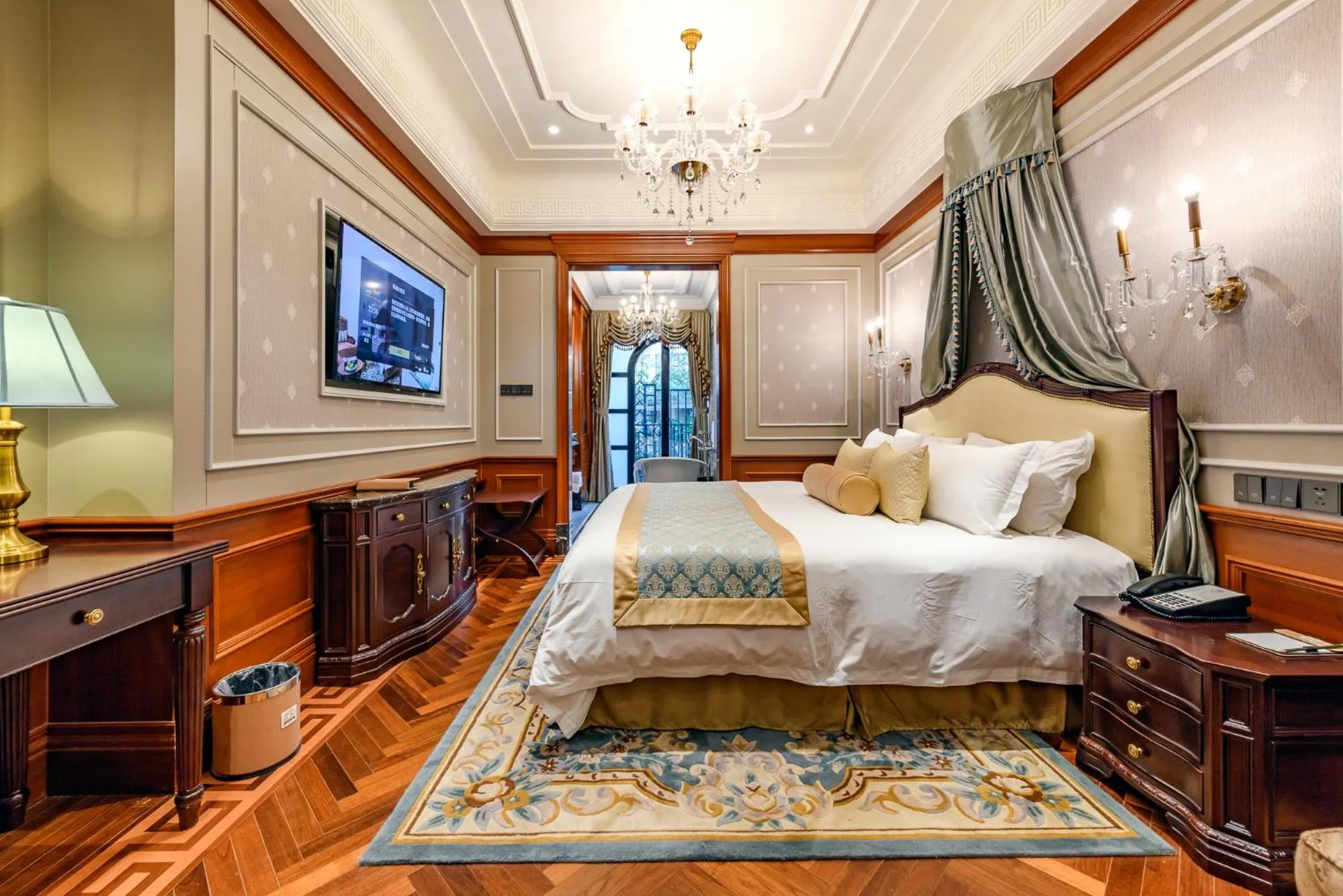 Bed in Shanghai Moller Villa Hotel