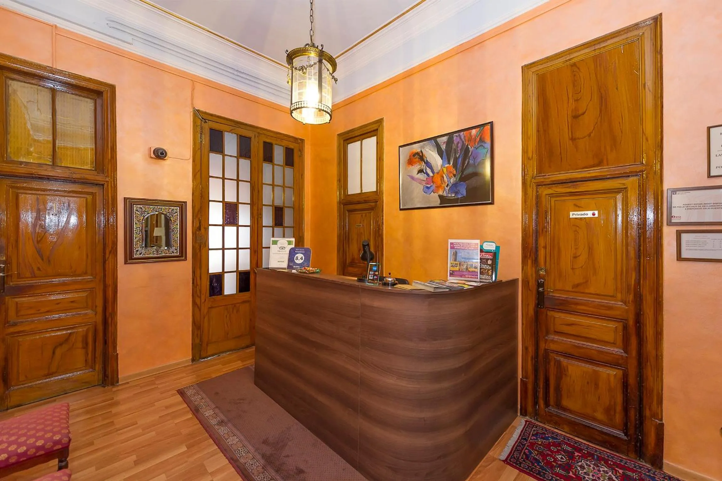 Lobby or reception in Hostal Girona