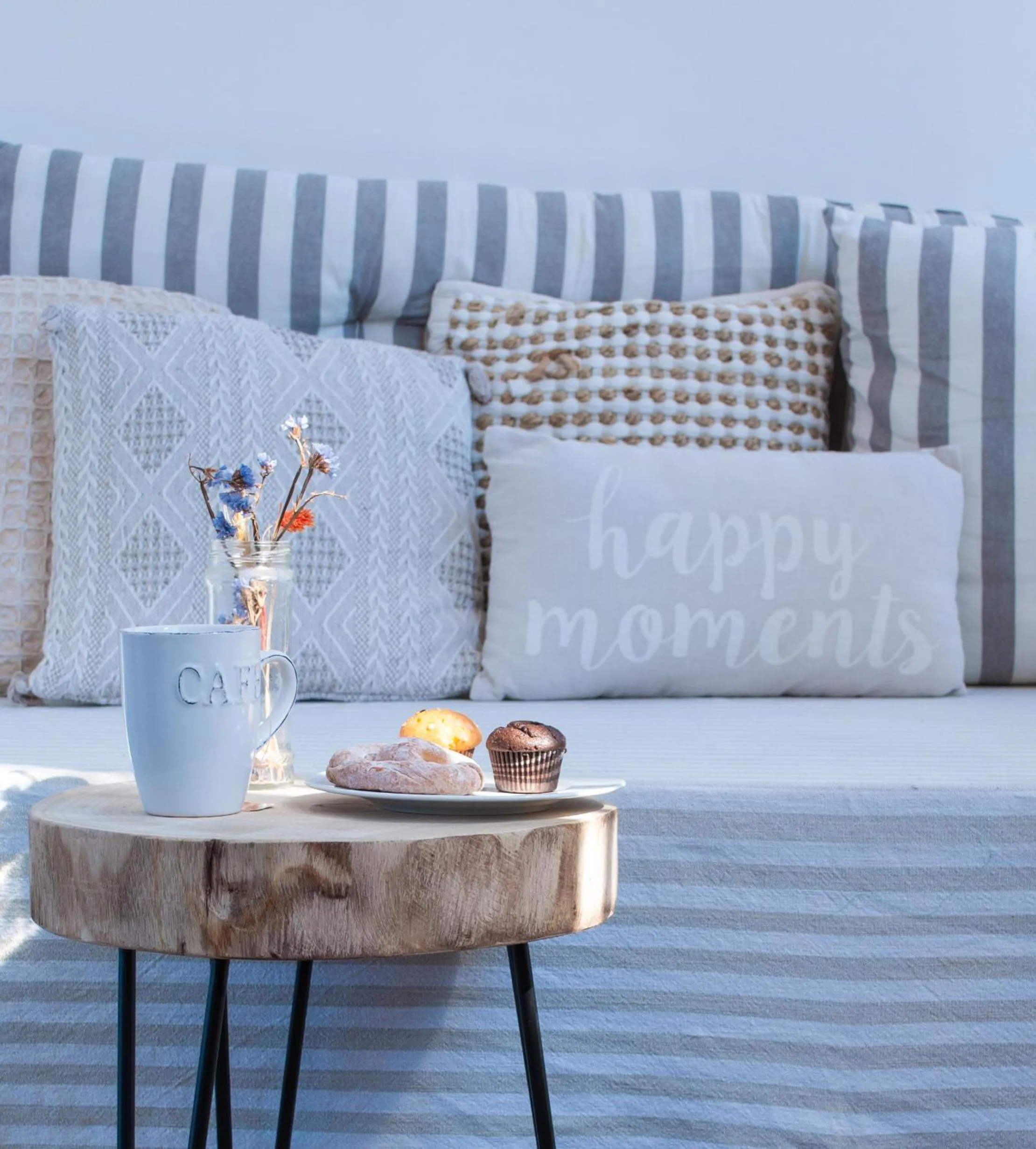 Communal lounge/ TV room in Hostal Girona