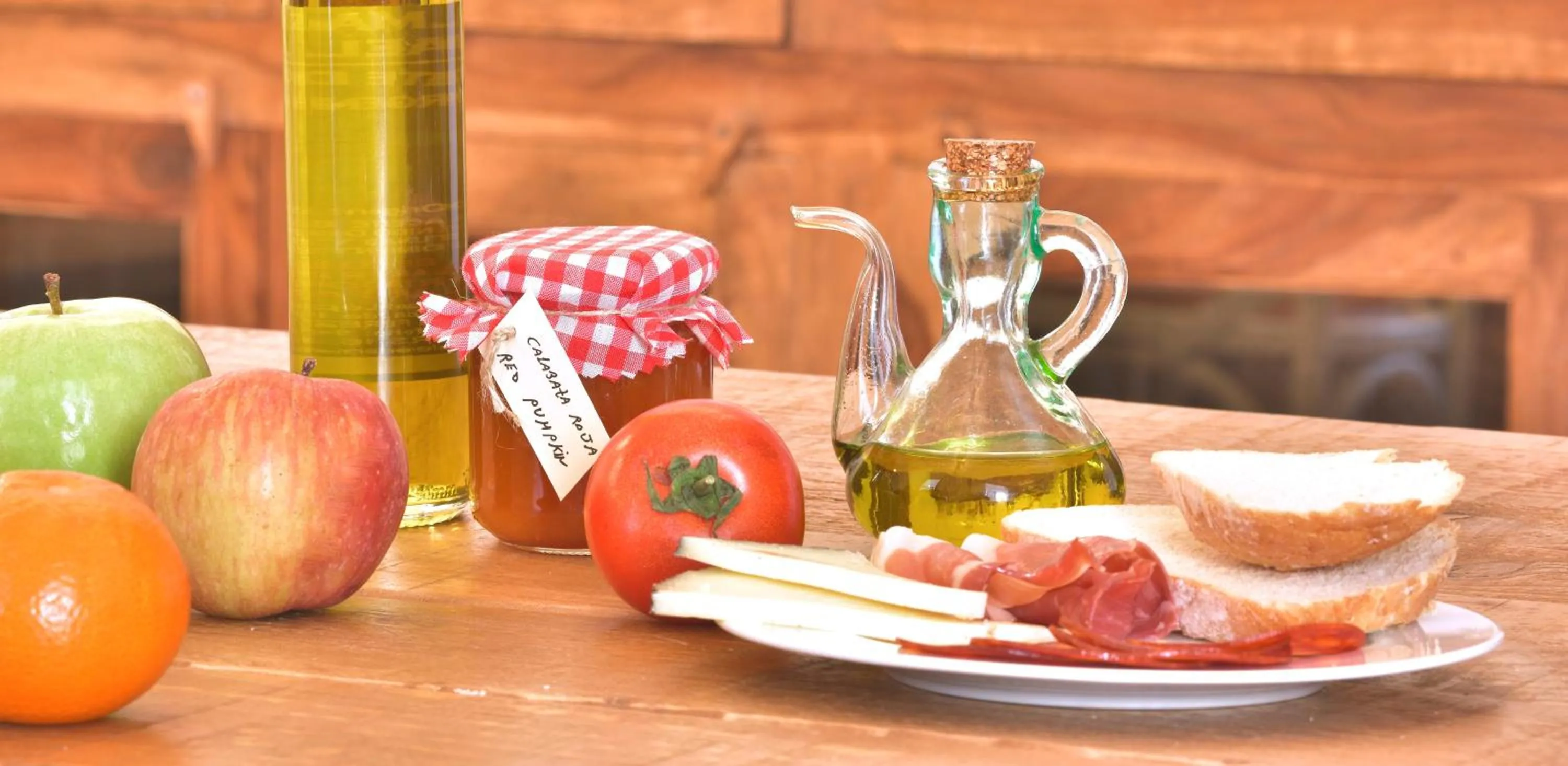 Food and drinks in Hostal Girona