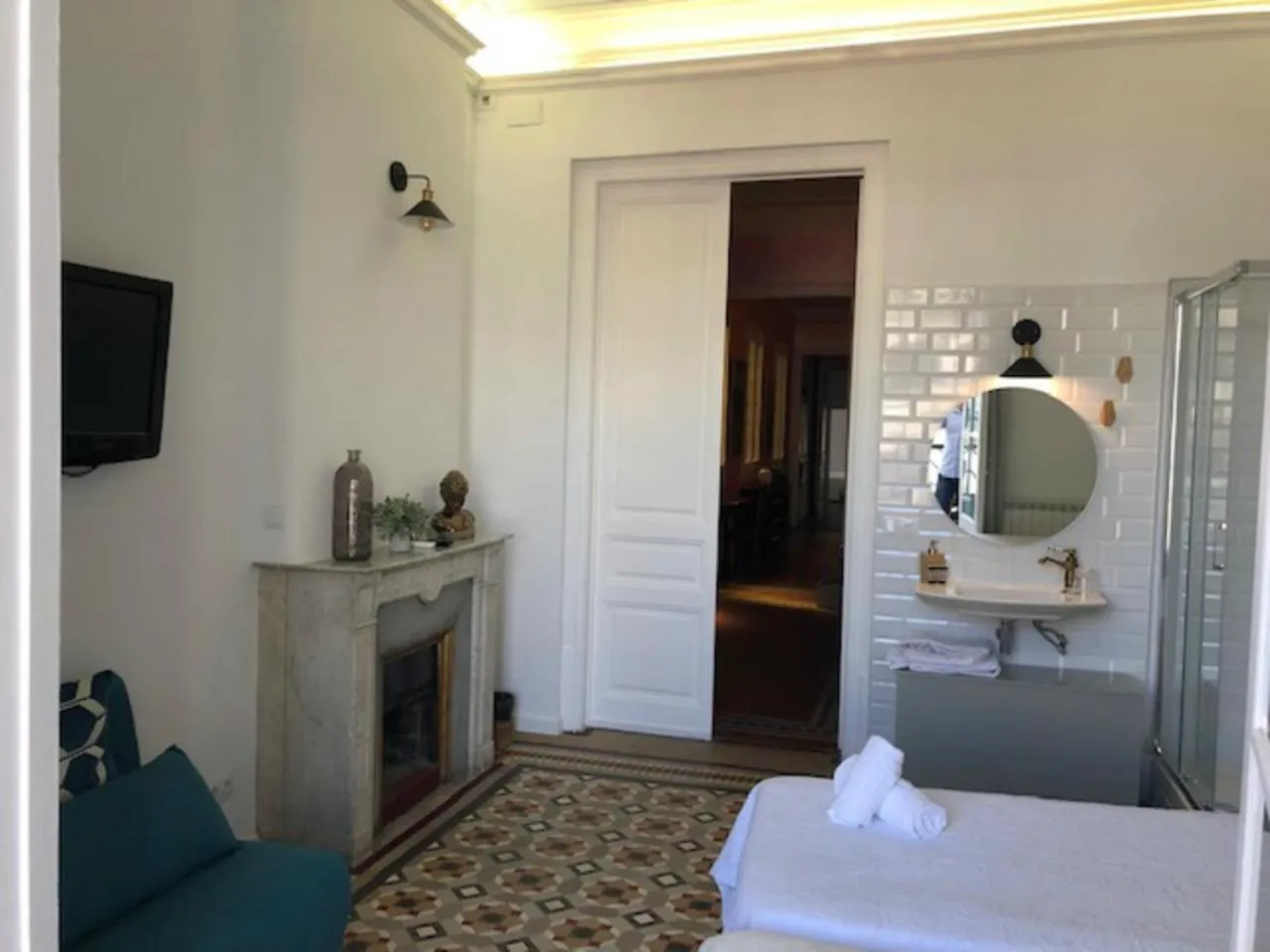 Bed in Hostal Girona