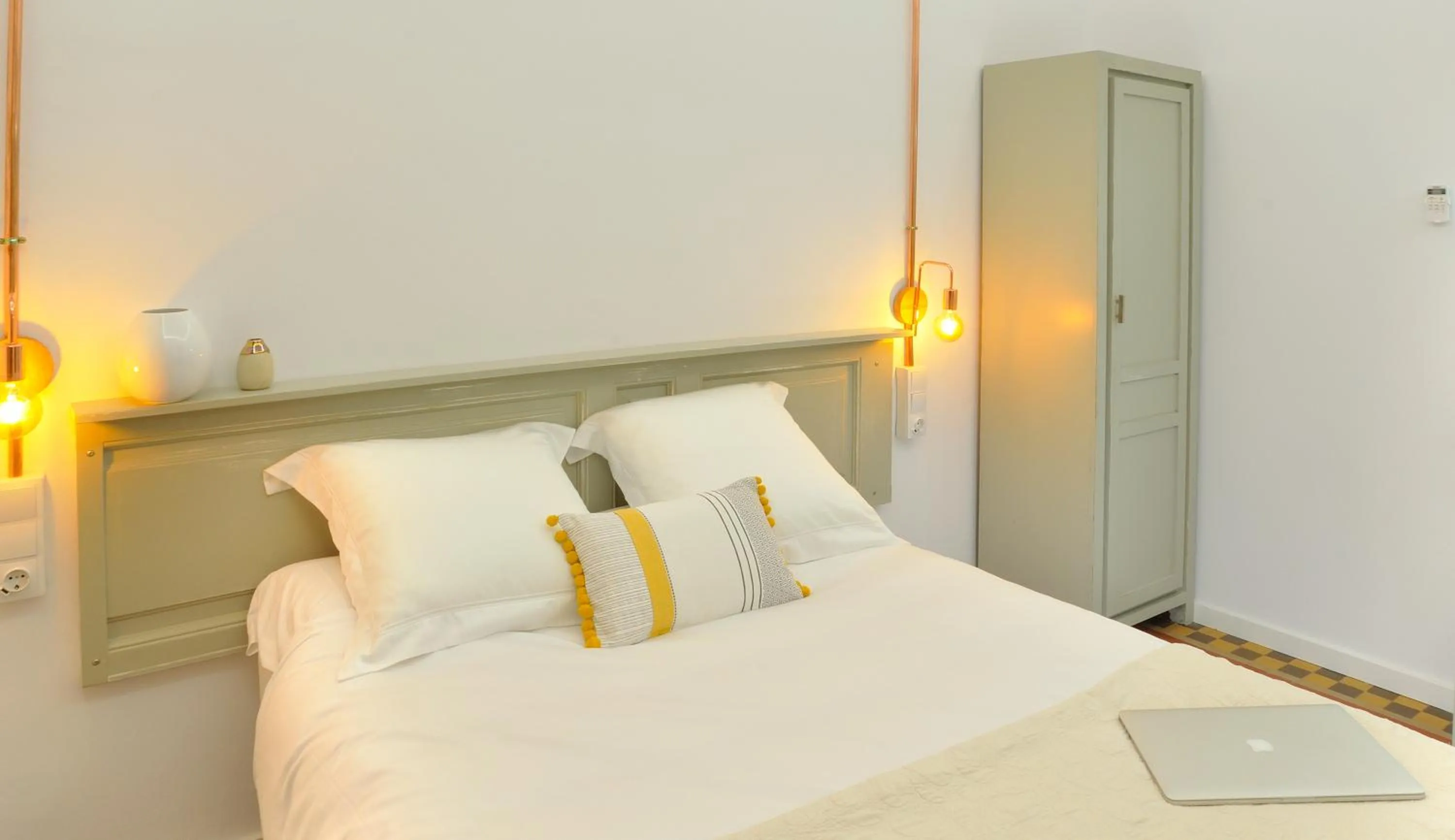 Photo of the whole room, Bed in Hostal Girona