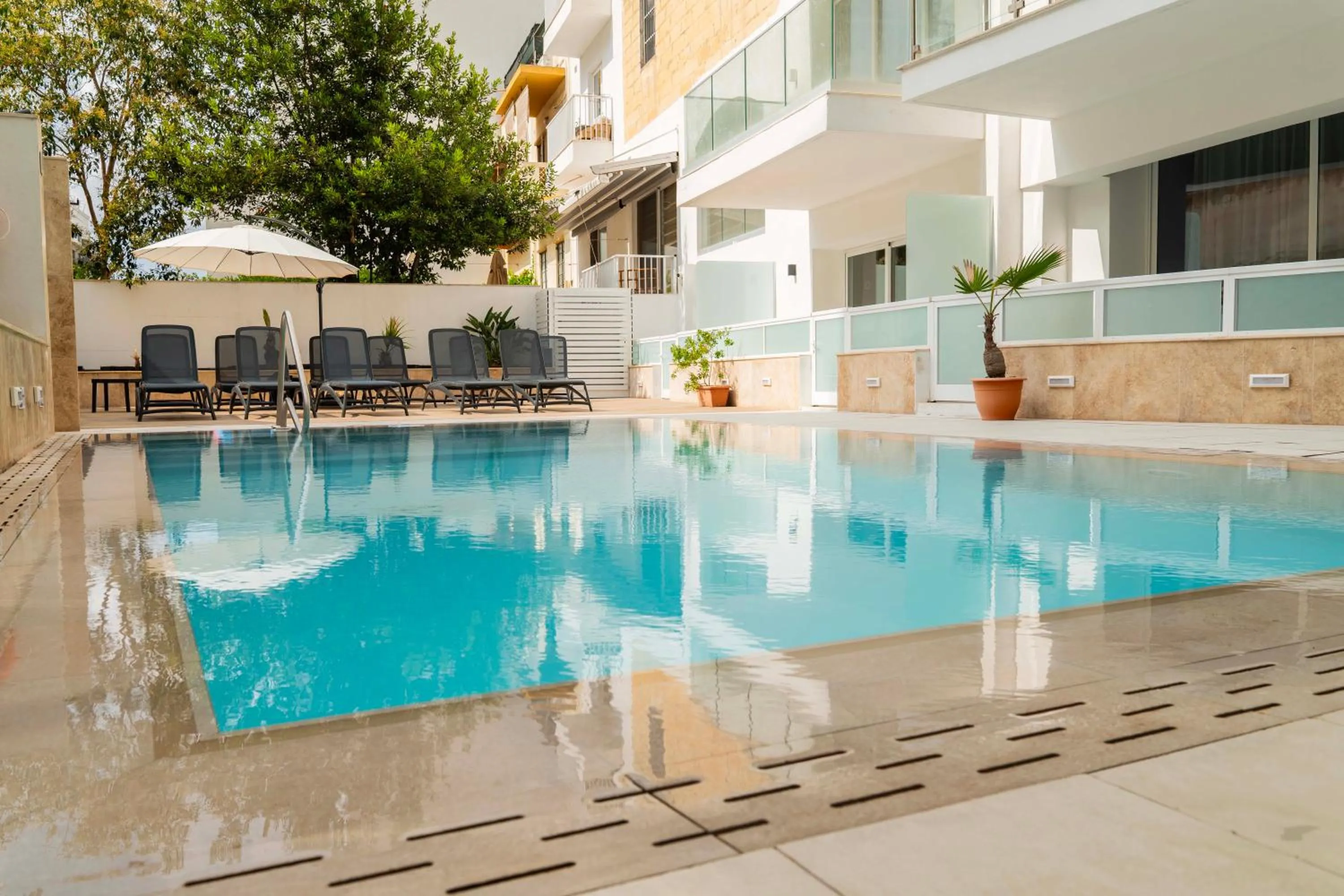 Swimming pool in Solana Hotel & Spa