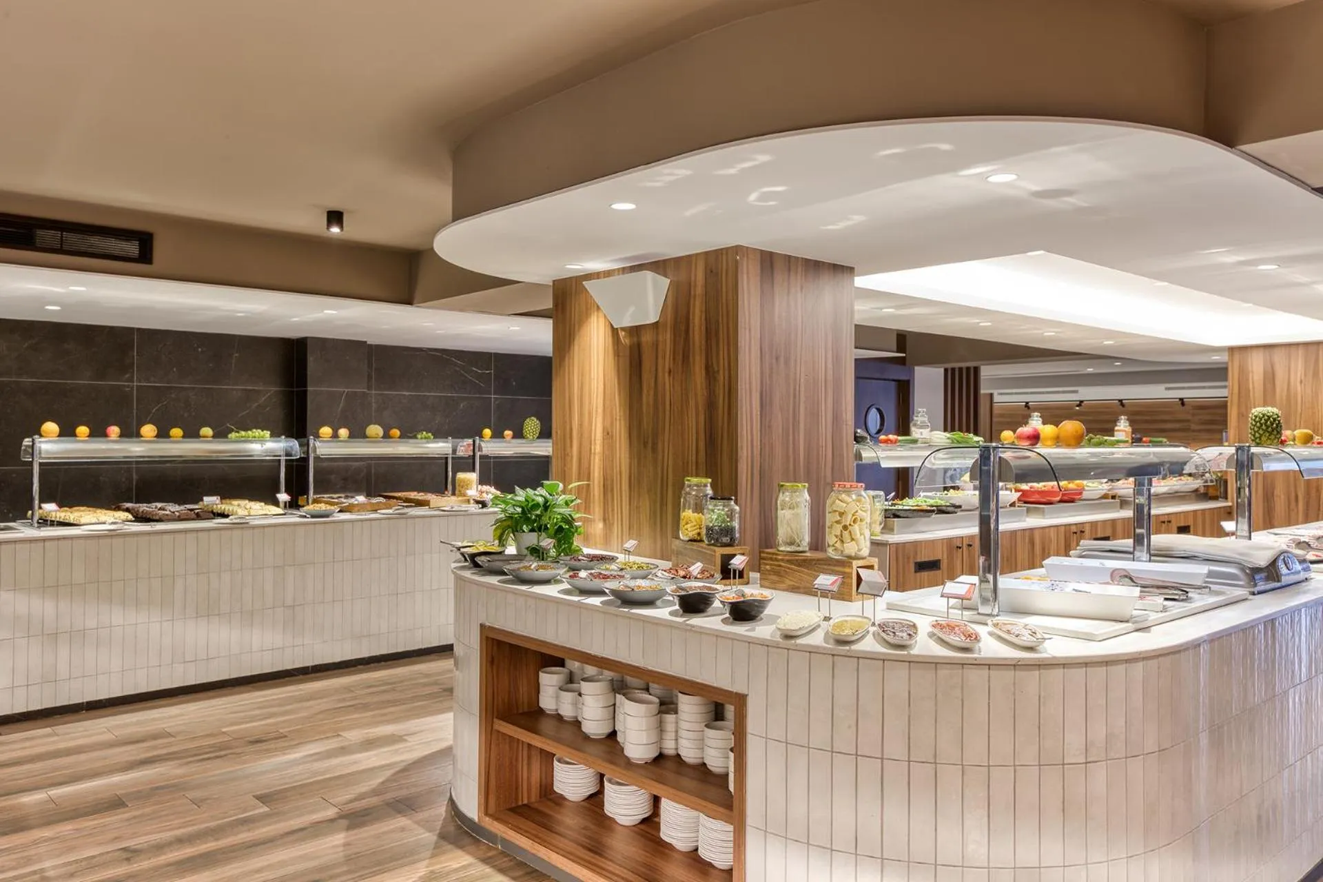 Restaurant/places to eat in Solana Hotel & Spa