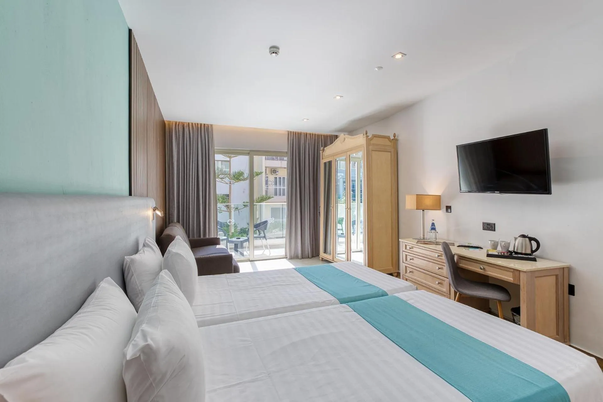 Bed in Solana Hotel & Spa