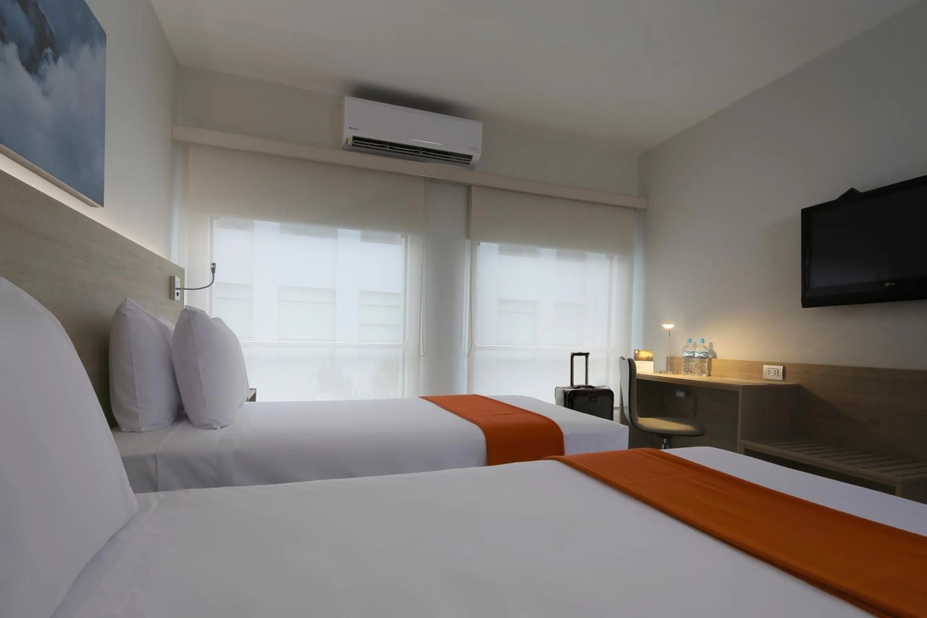 Shower, Bed in Casa Andina Standard Piura