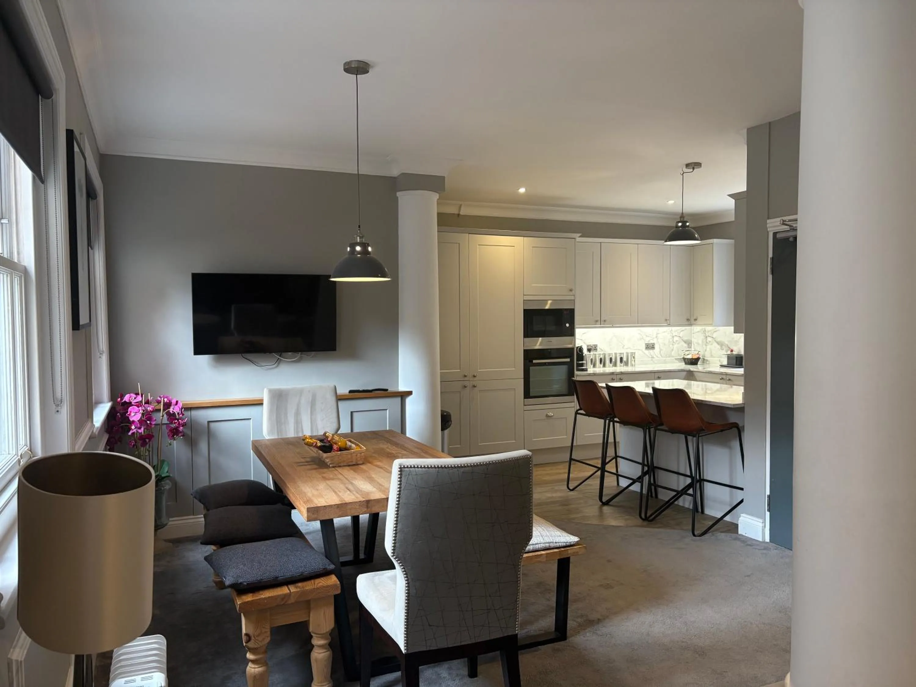 Dining area in One Warwick Park Hotel