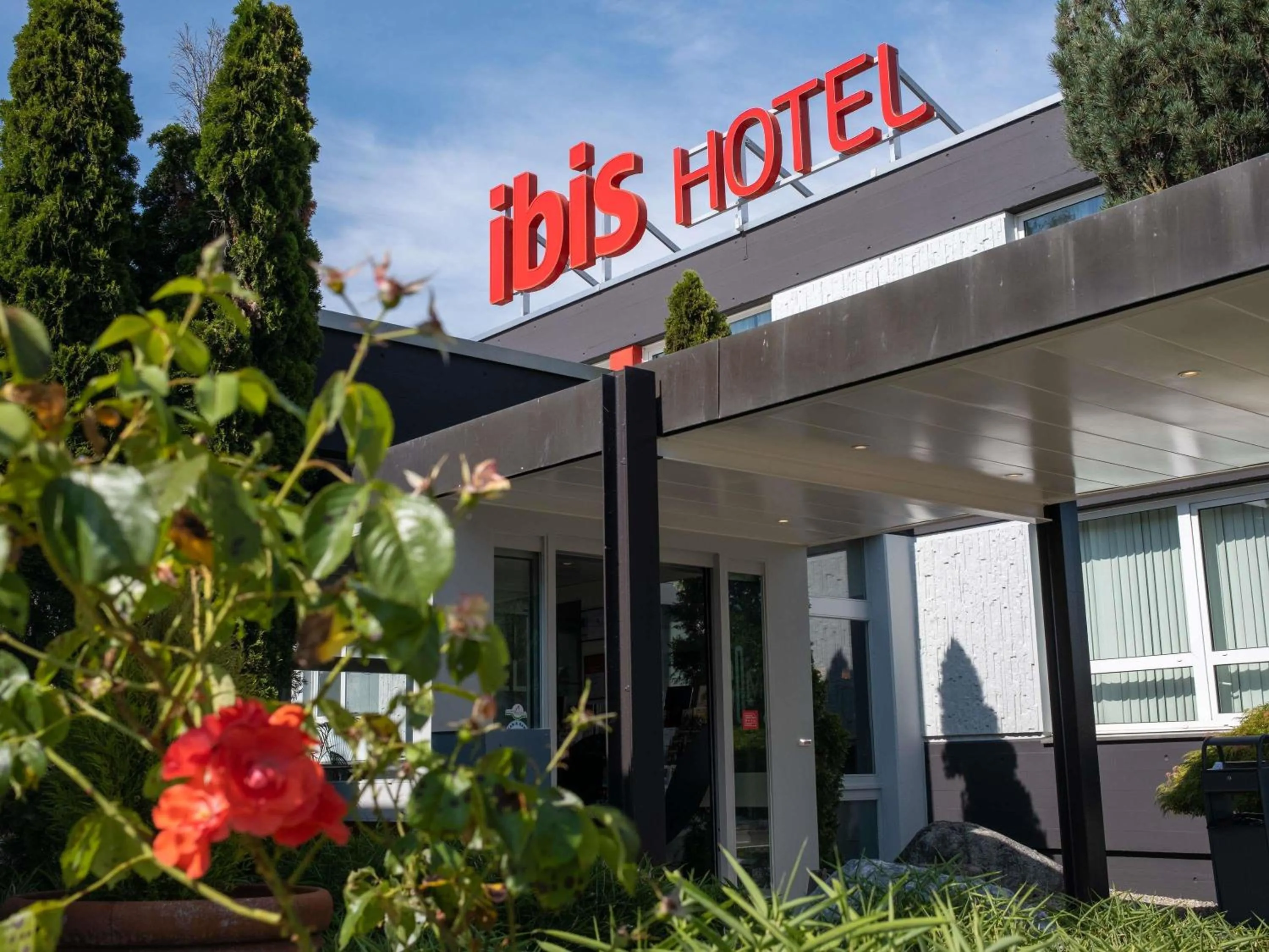 Property building in ibis 3 Lacs Neuchâtel