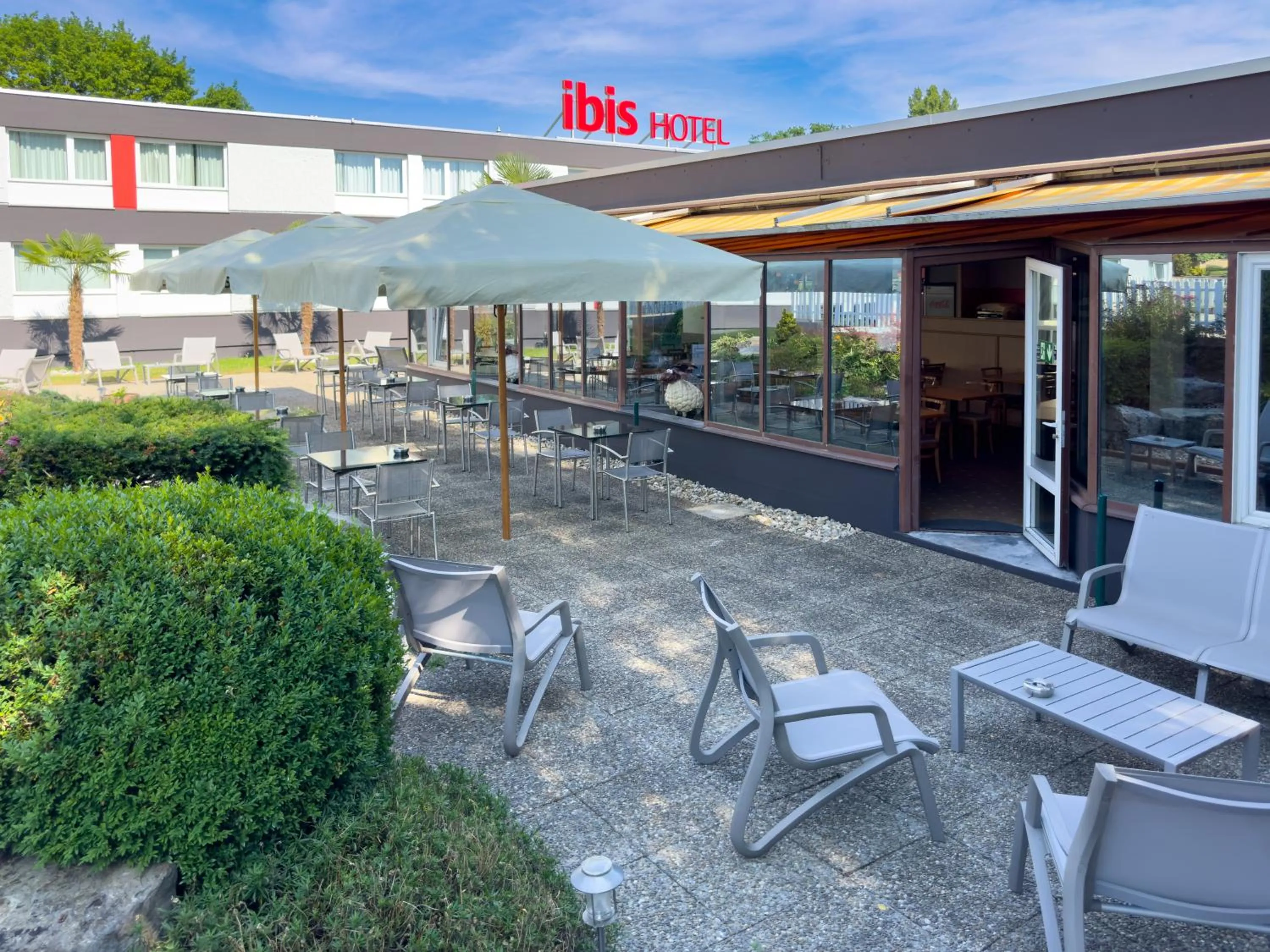Property building in ibis 3 Lacs Neuchâtel