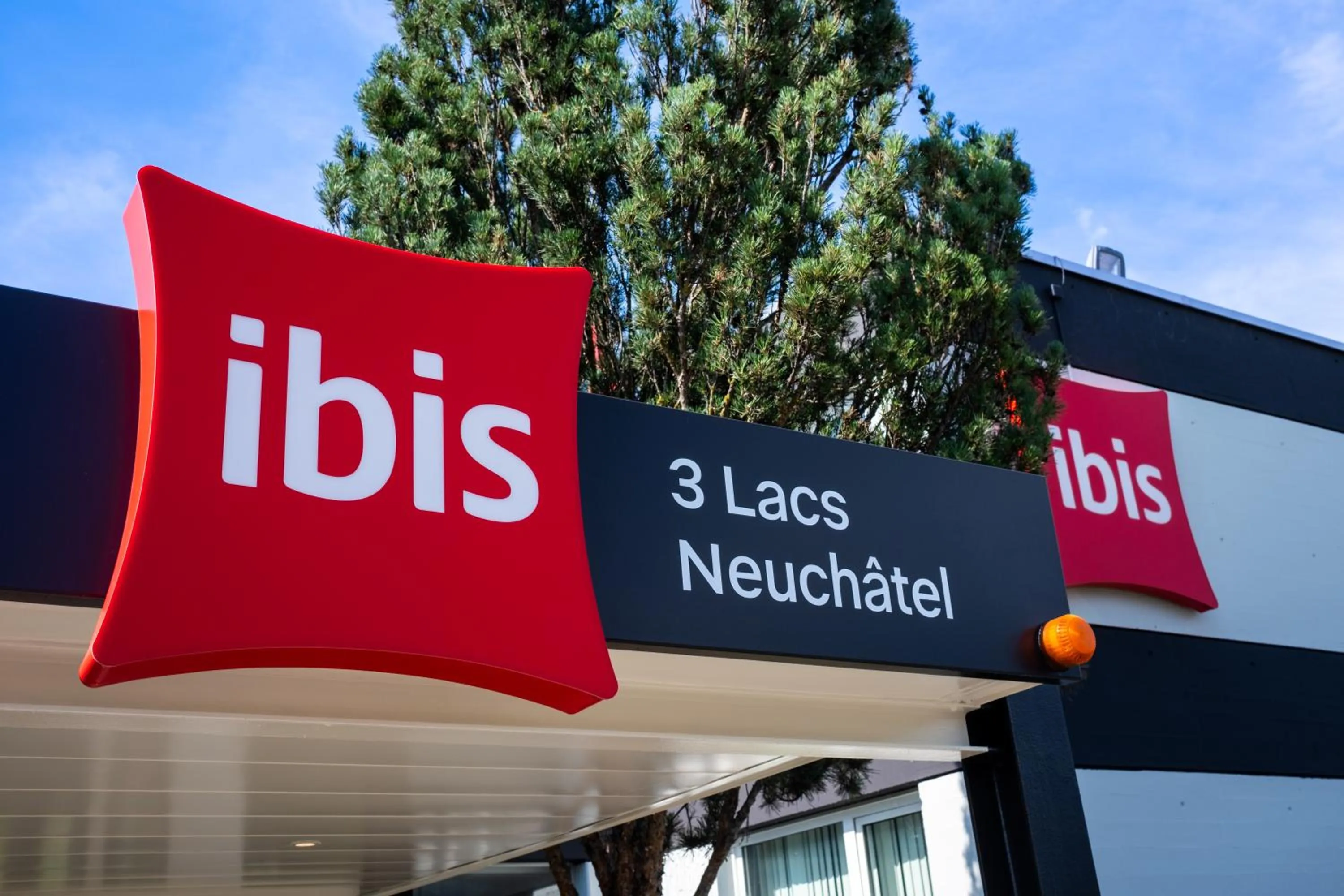 Property building in ibis 3 Lacs Neuchâtel