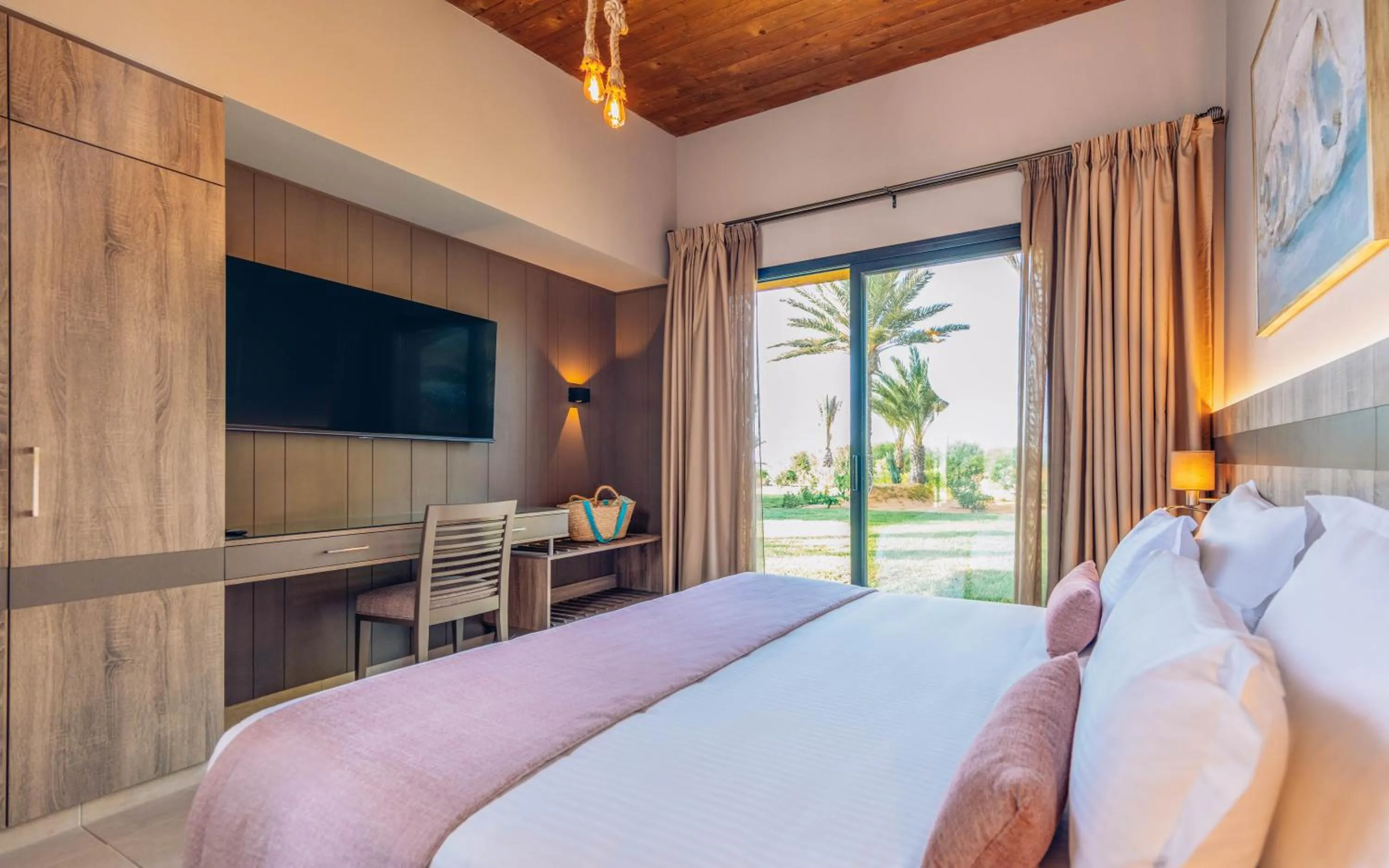 Bed in Iberostar Waves Mehari Djerba