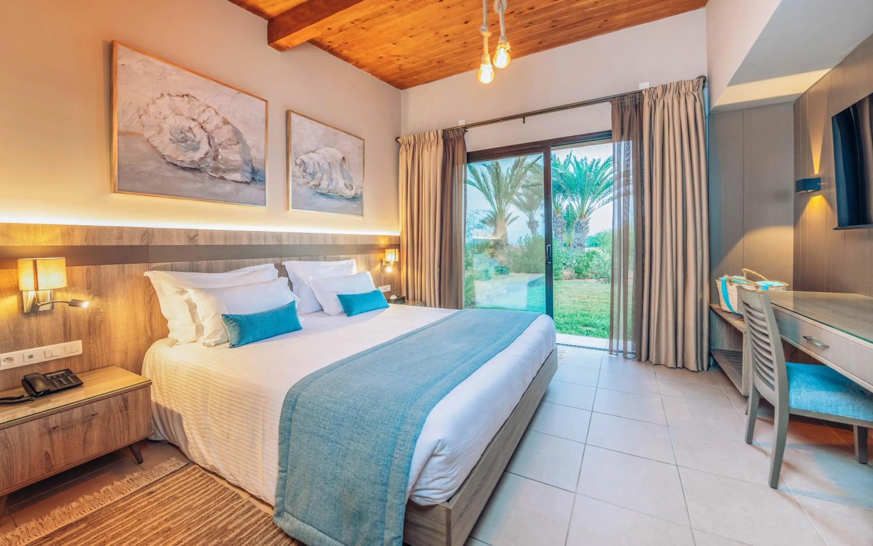 Bed in Iberostar Waves Mehari Djerba