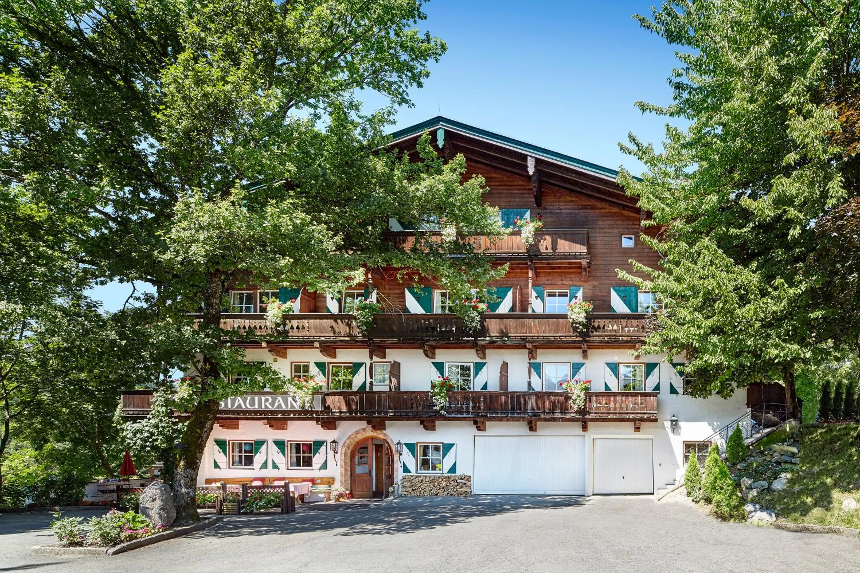 Property building in Landsitz Römerhof - Hotel Apartments