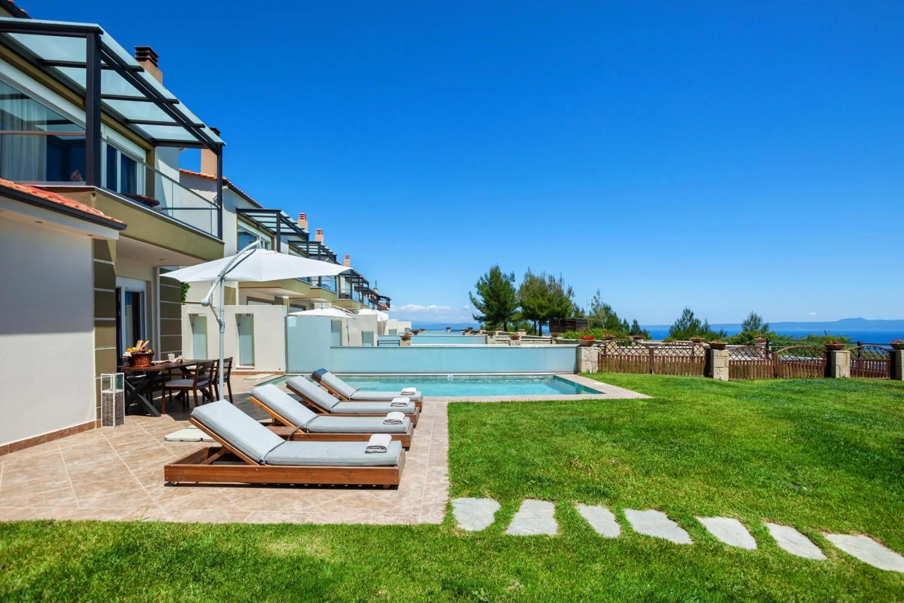 Property building in Sunny Villas Resort & Spa