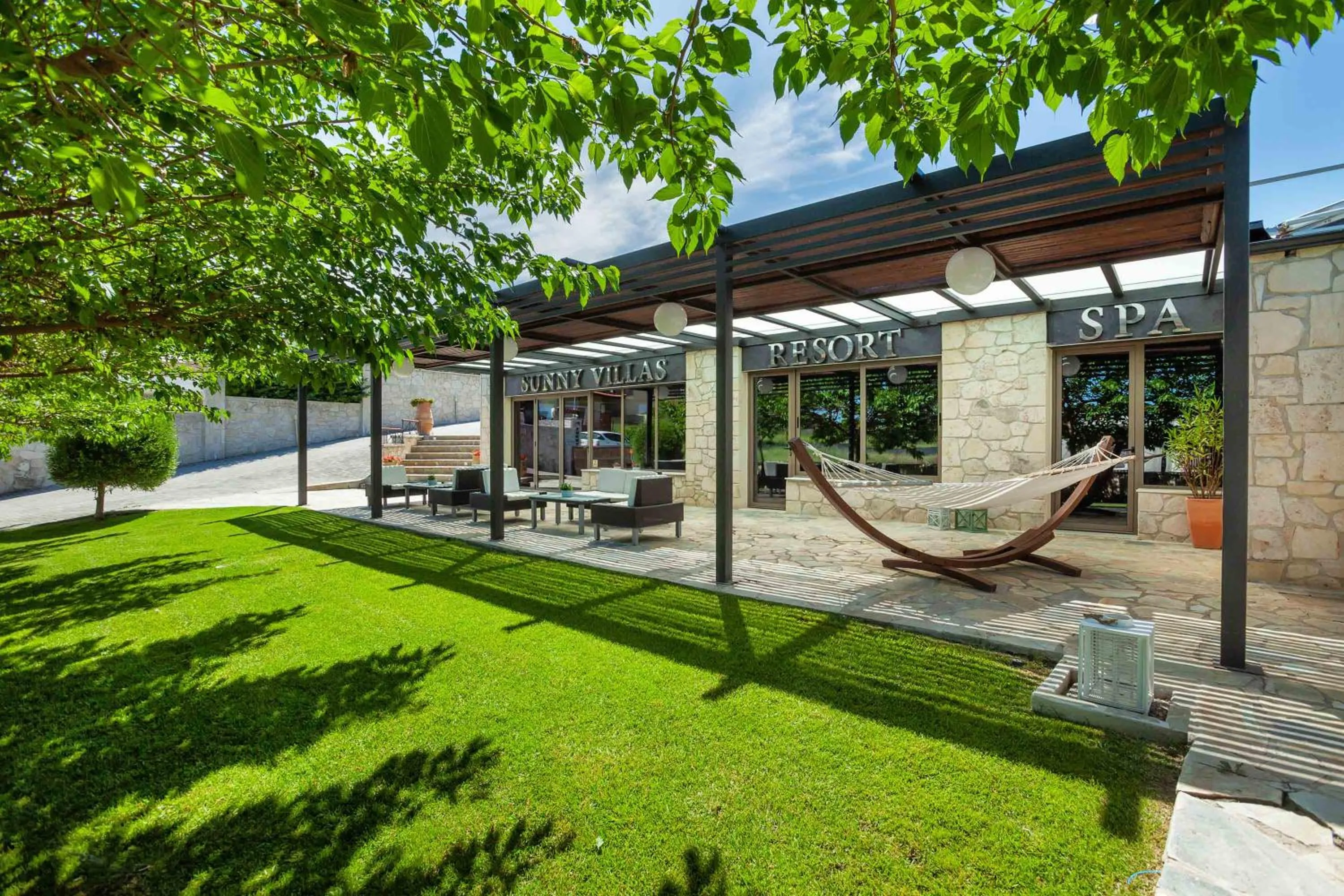 Property building in Sunny Villas Resort & Spa