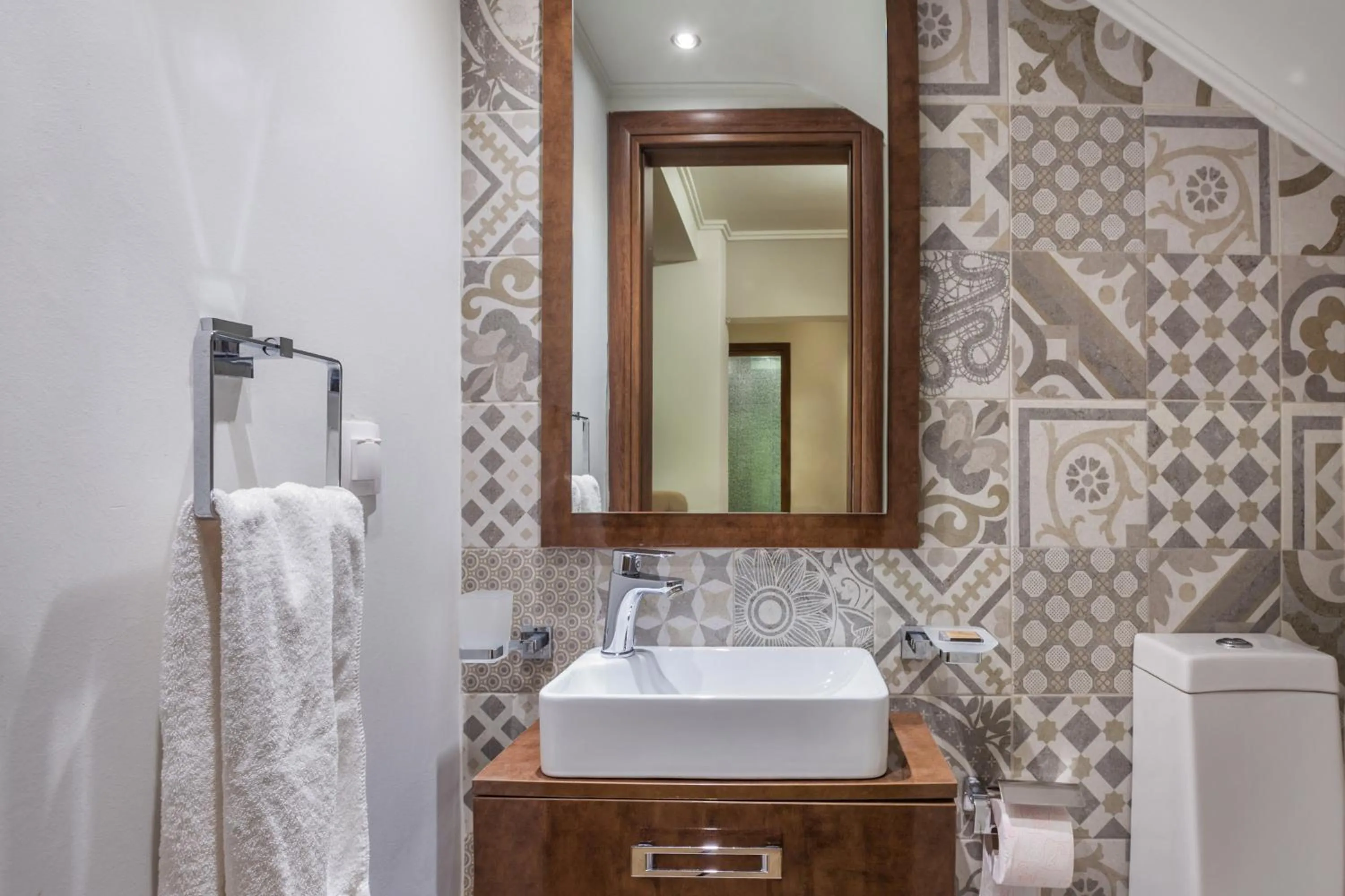 Toilet in Sunny Villas Resort & Spa