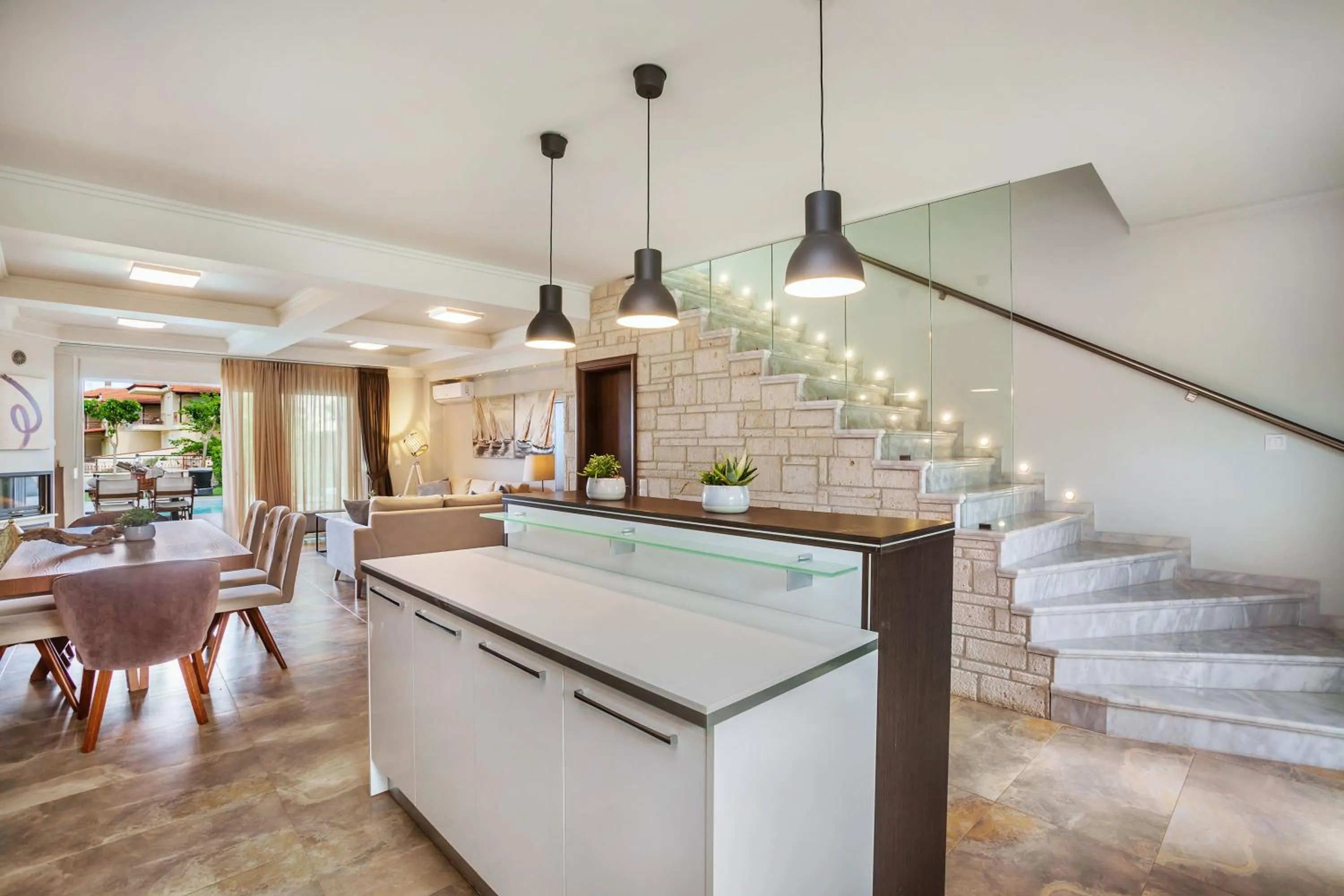 Dining area in Sunny Villas Resort & Spa