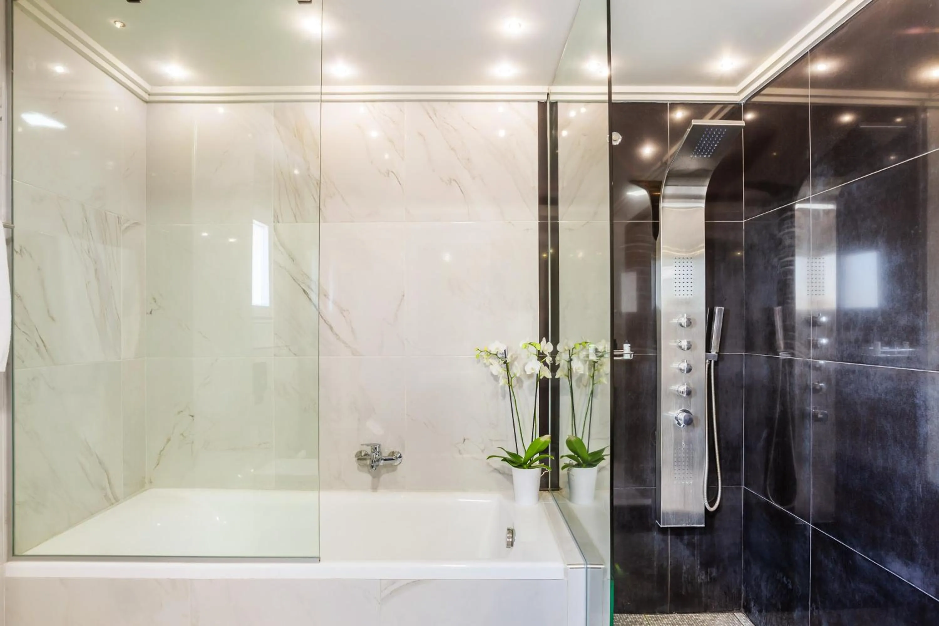 Bathroom in Sunny Villas Resort & Spa