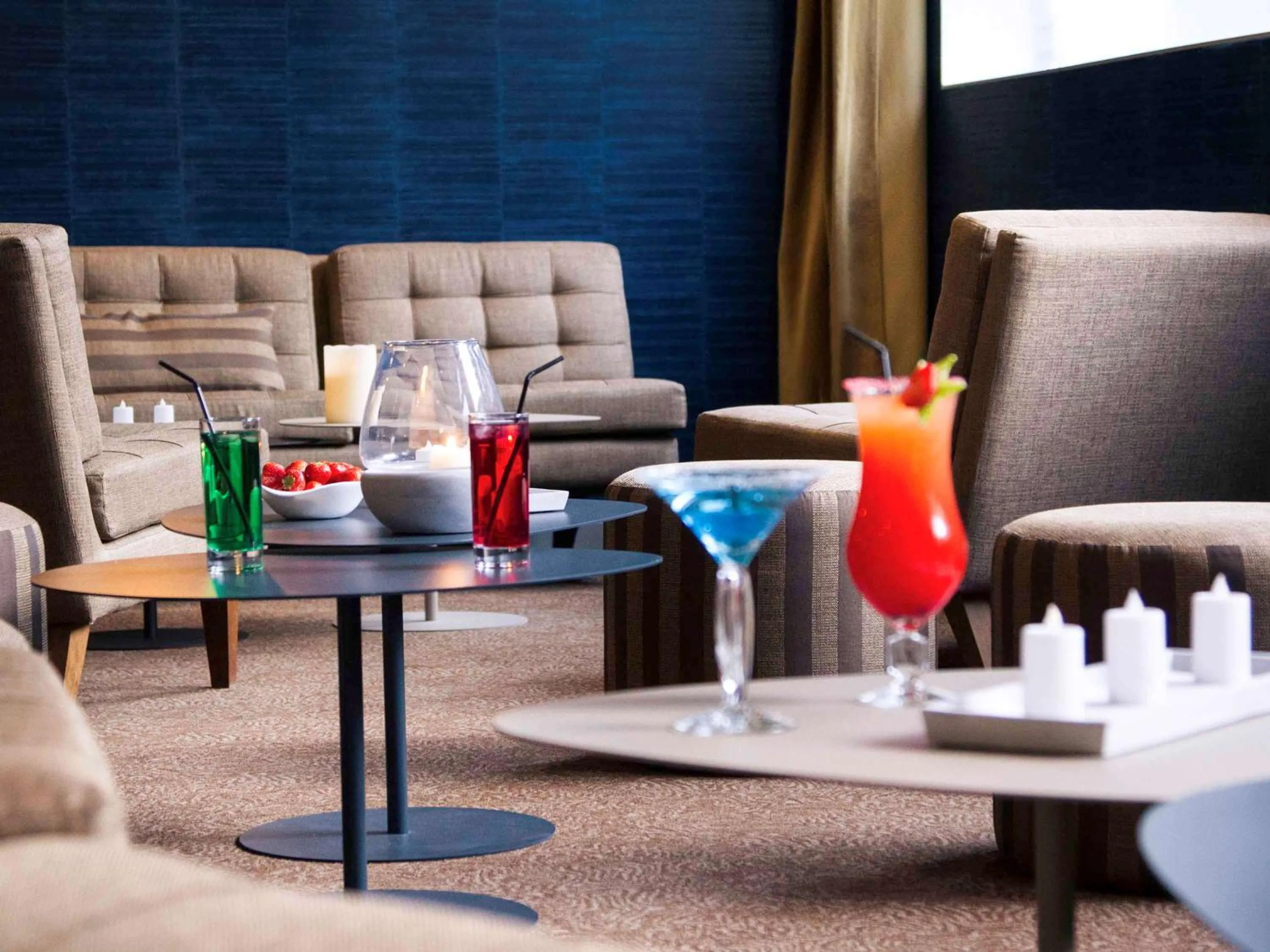 Lounge or bar in B&B HOME Brides-les-Bains Les 3 Vallées