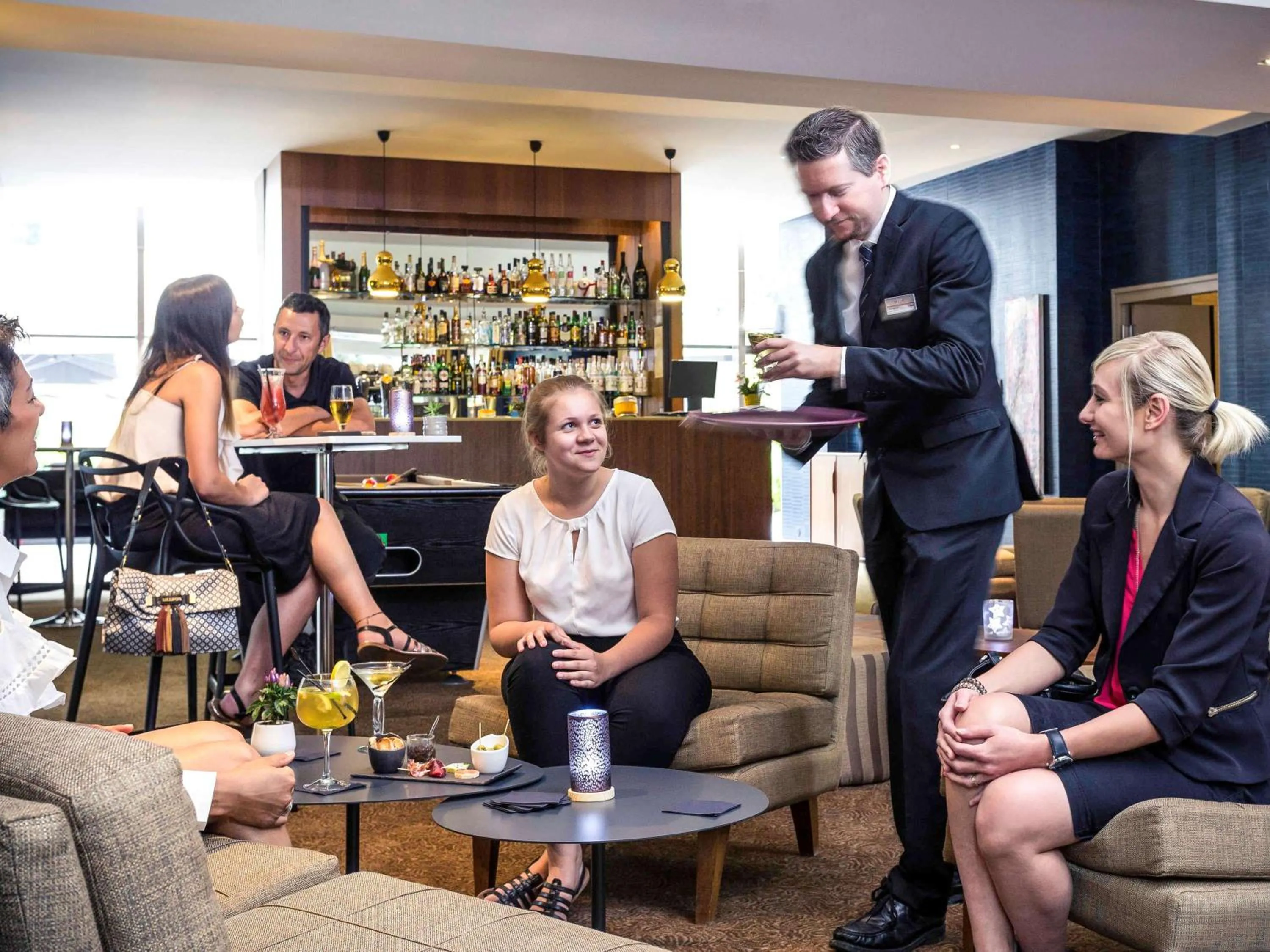 Lounge or bar in B&B HOME Brides-les-Bains Les 3 Vallées