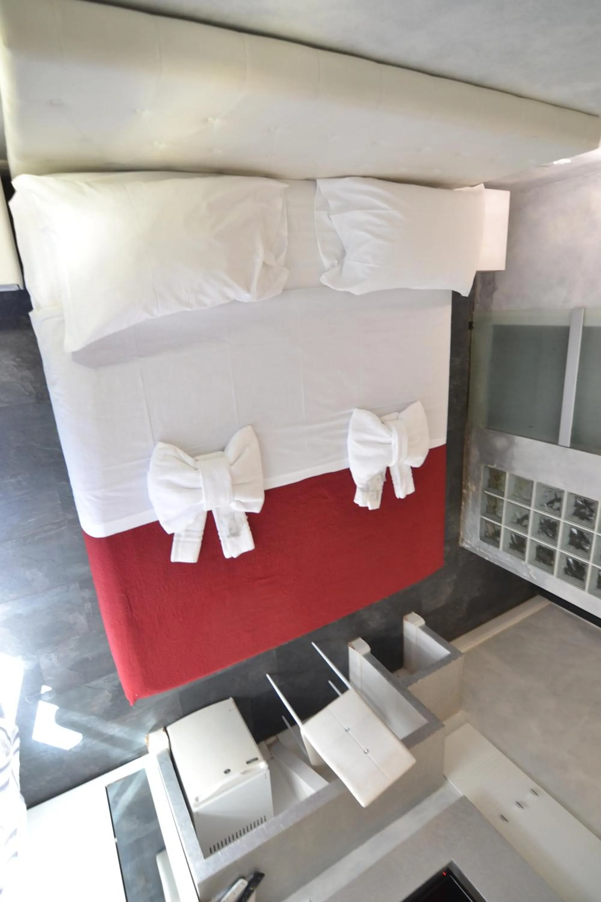 Bed in Glamour Spanish Steps