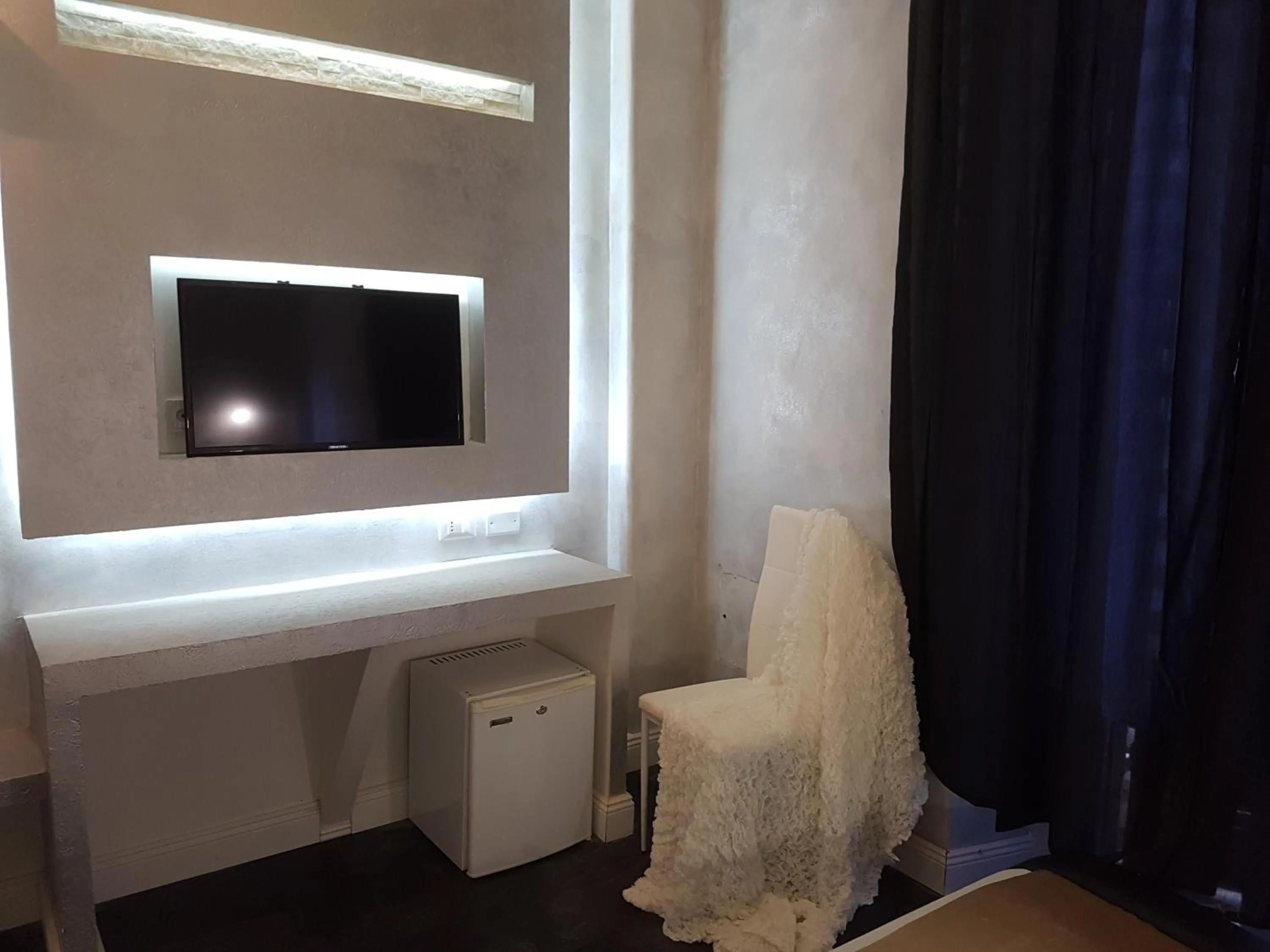 Decorative detail in Glamour Spanish Steps