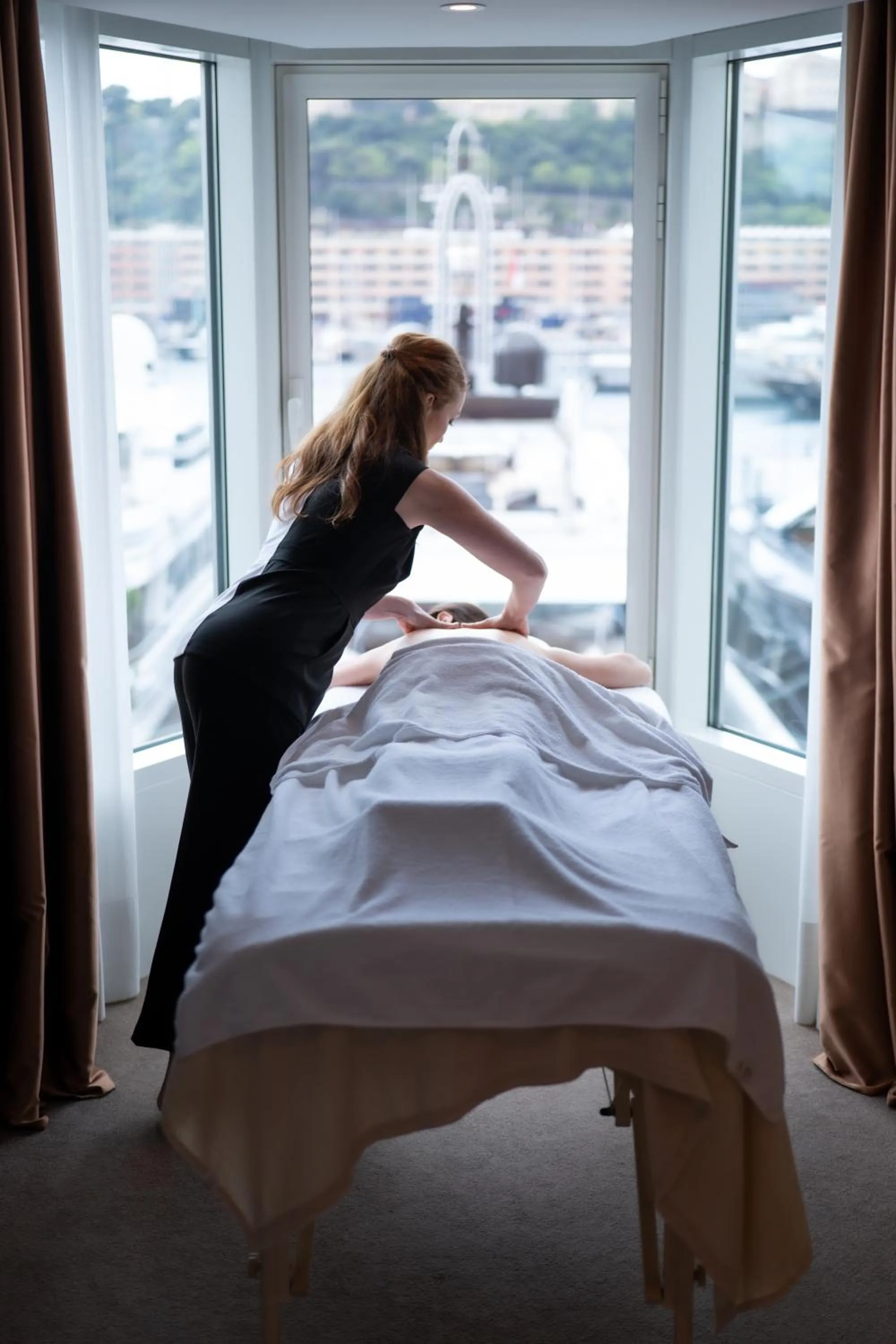 Massage in Port Palace