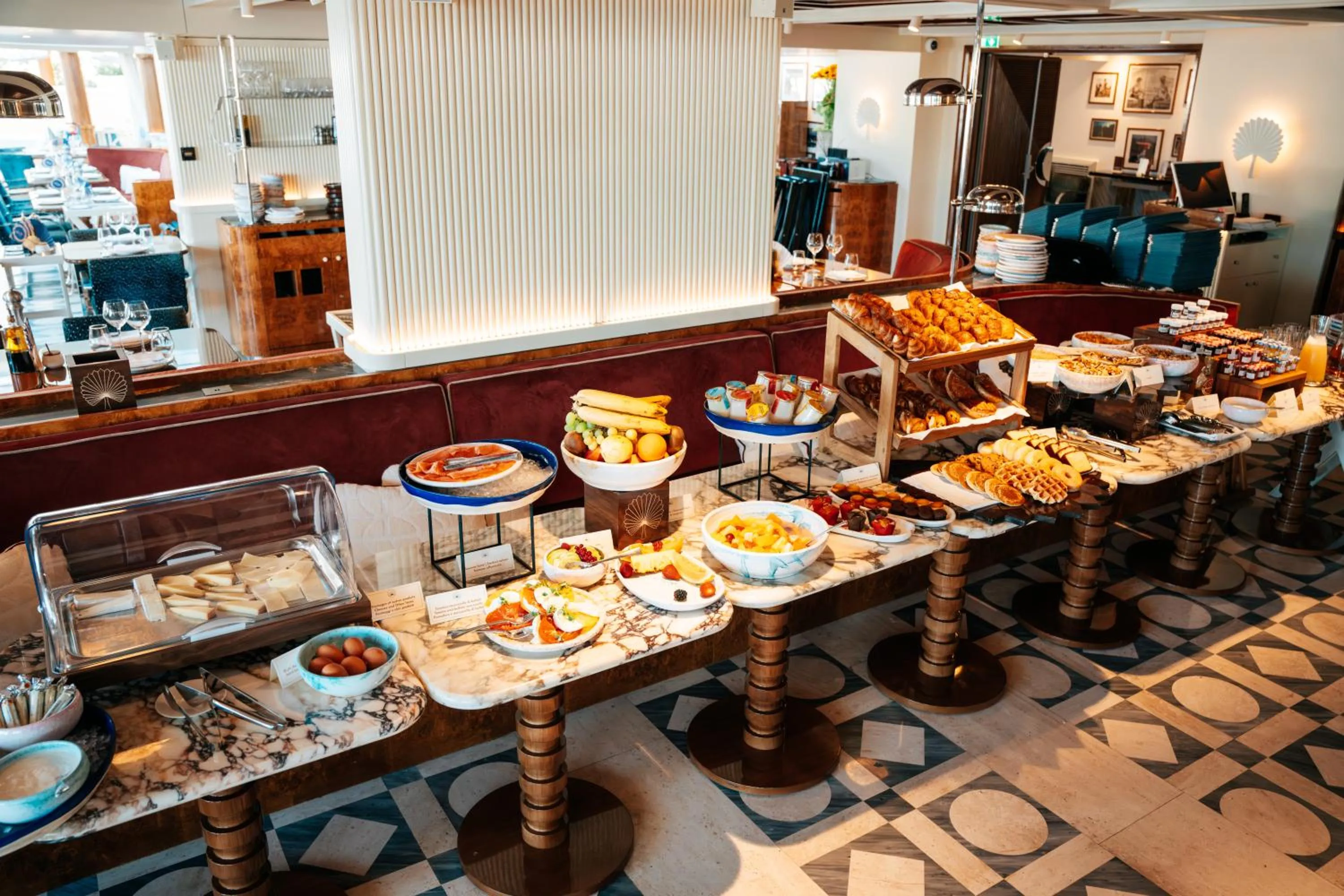 Breakfast in Port Palace