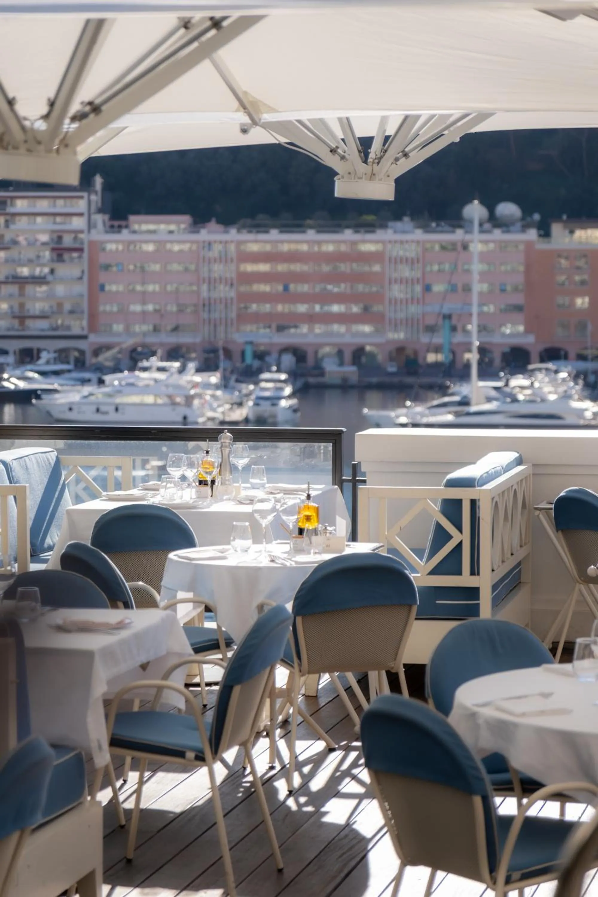 Restaurant/places to eat in Port Palace