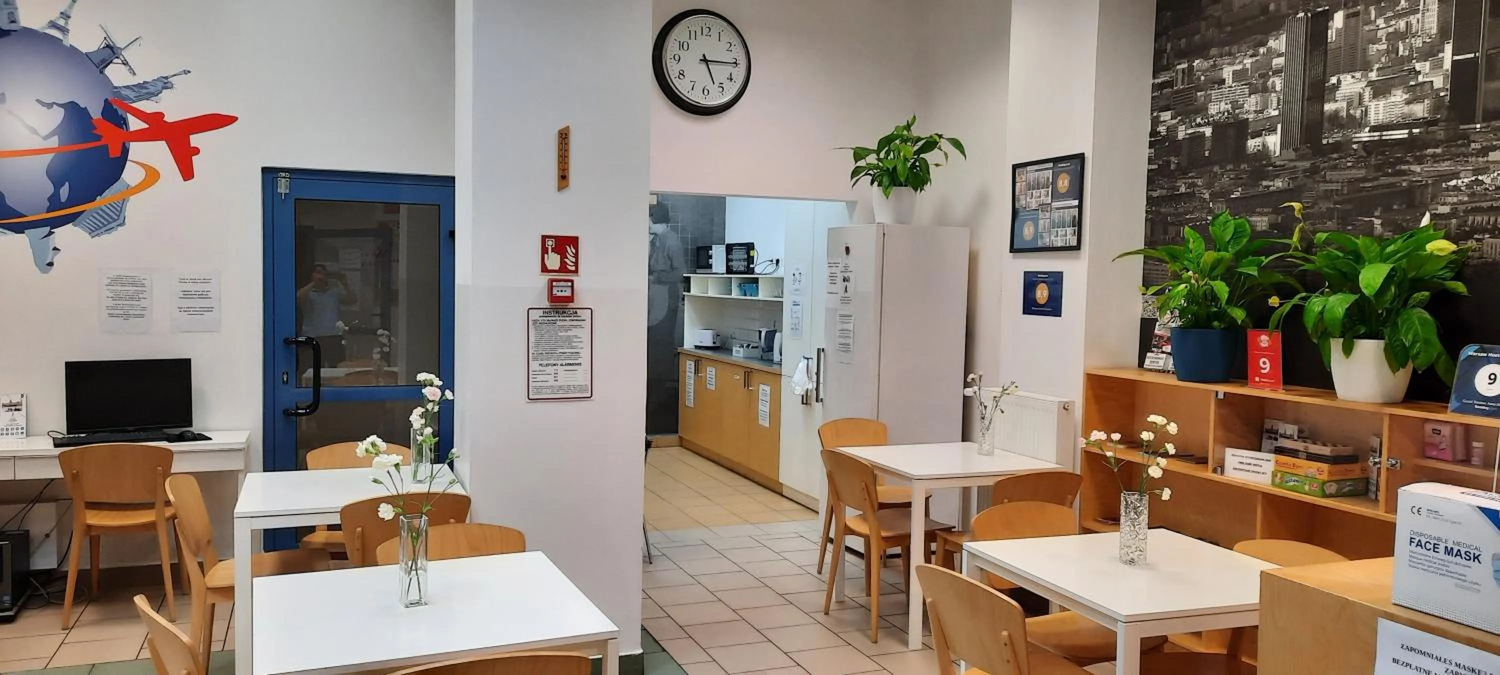 Dining area in Warsaw Hostel Centrum Private Rooms & Dorms