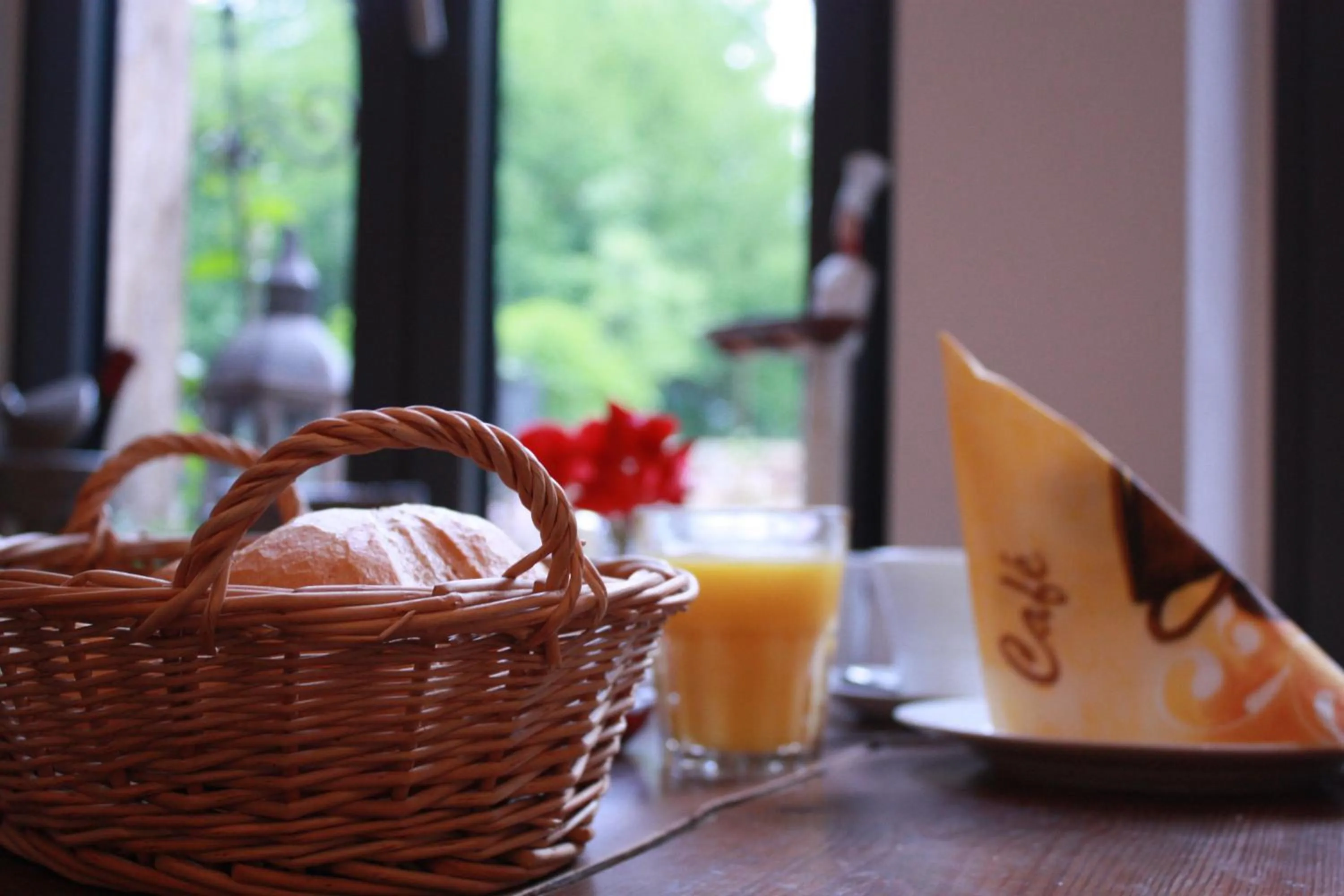 Food and drinks in Villa Delange