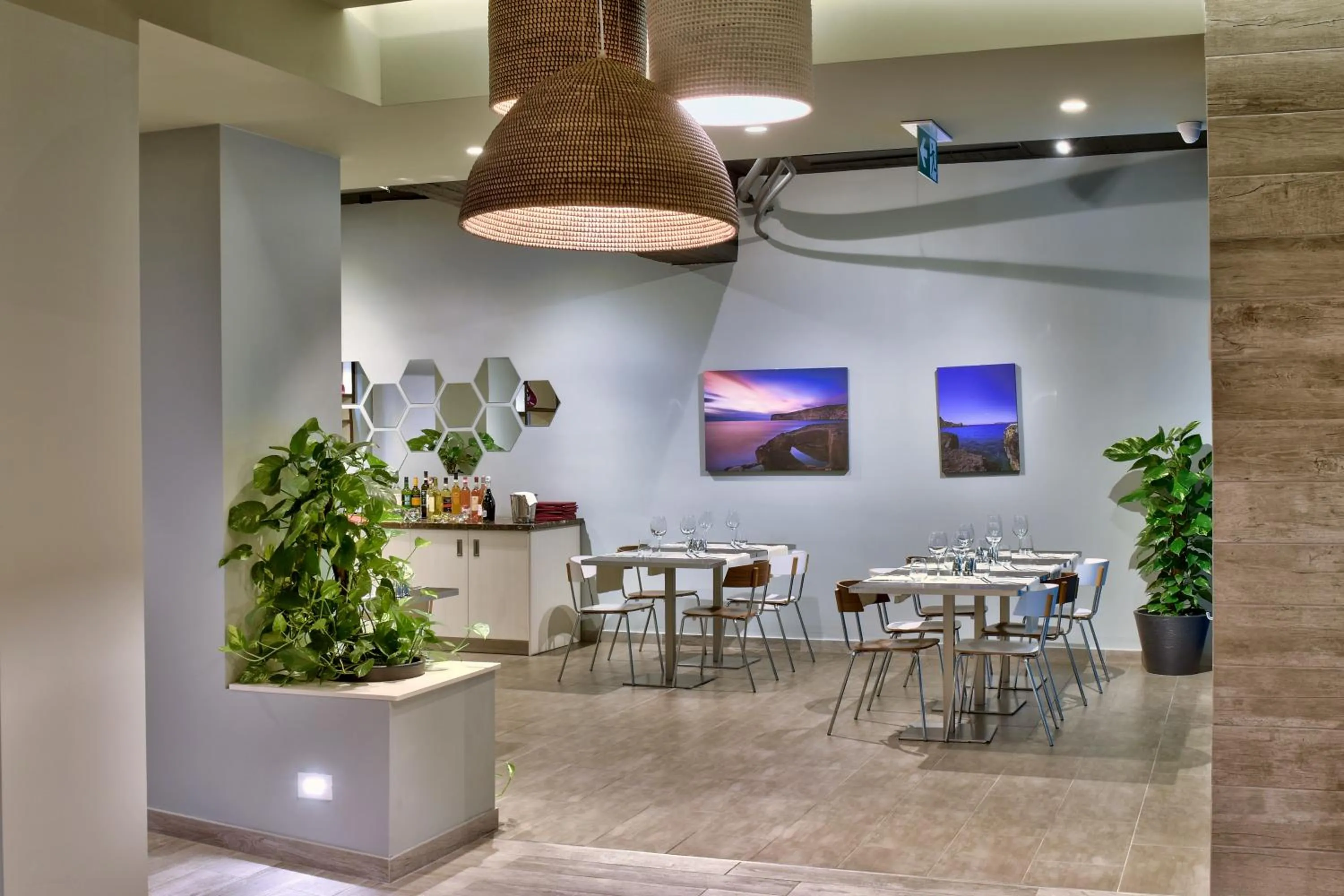 Restaurant/places to eat in Luna Holiday Complex