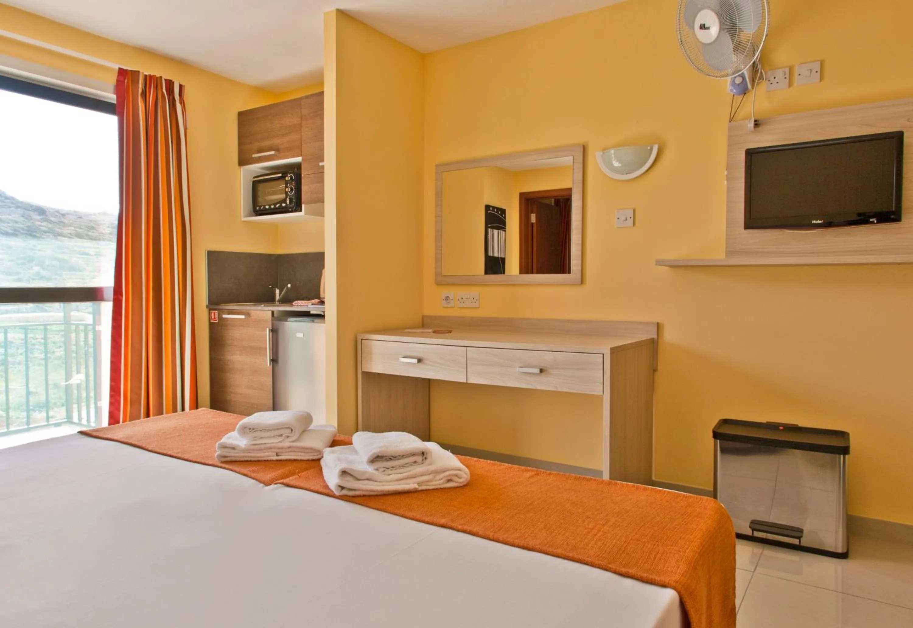 Bedroom, Bed in Luna Holiday Complex