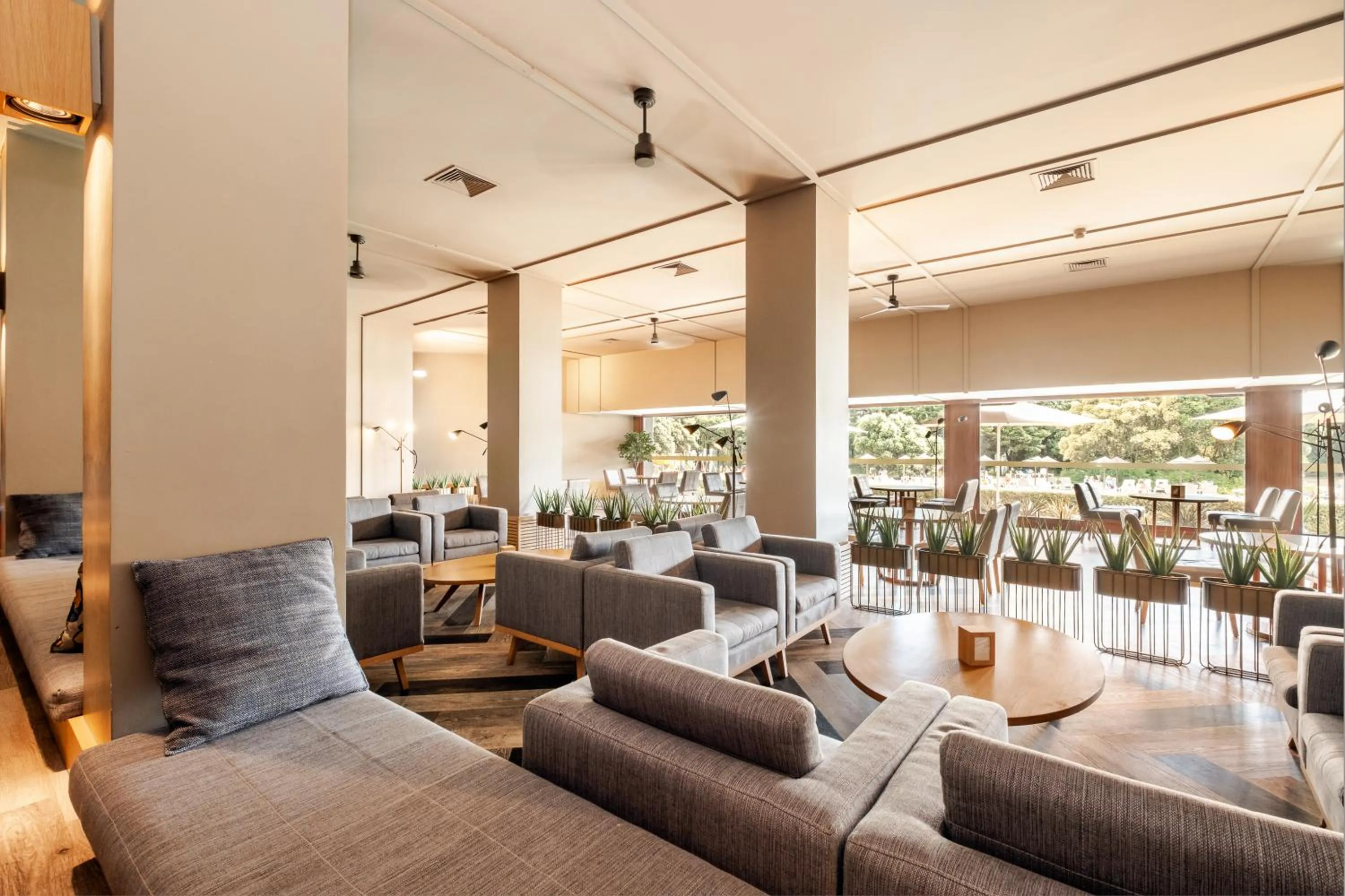 Lounge or bar in Axis Vermar Conference & Beach Hotel