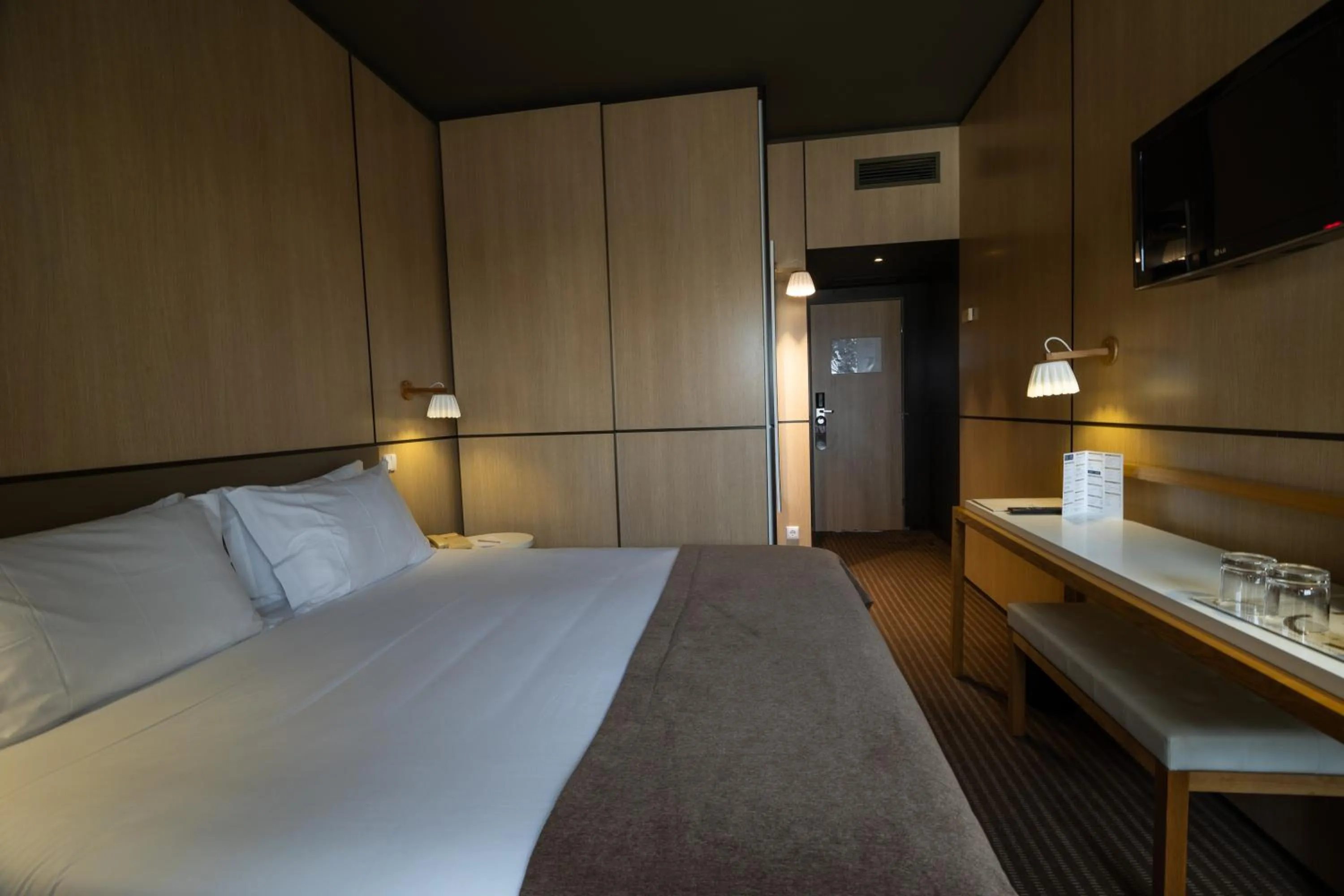 Bedroom, Bed in Axis Vermar Conference & Beach Hotel