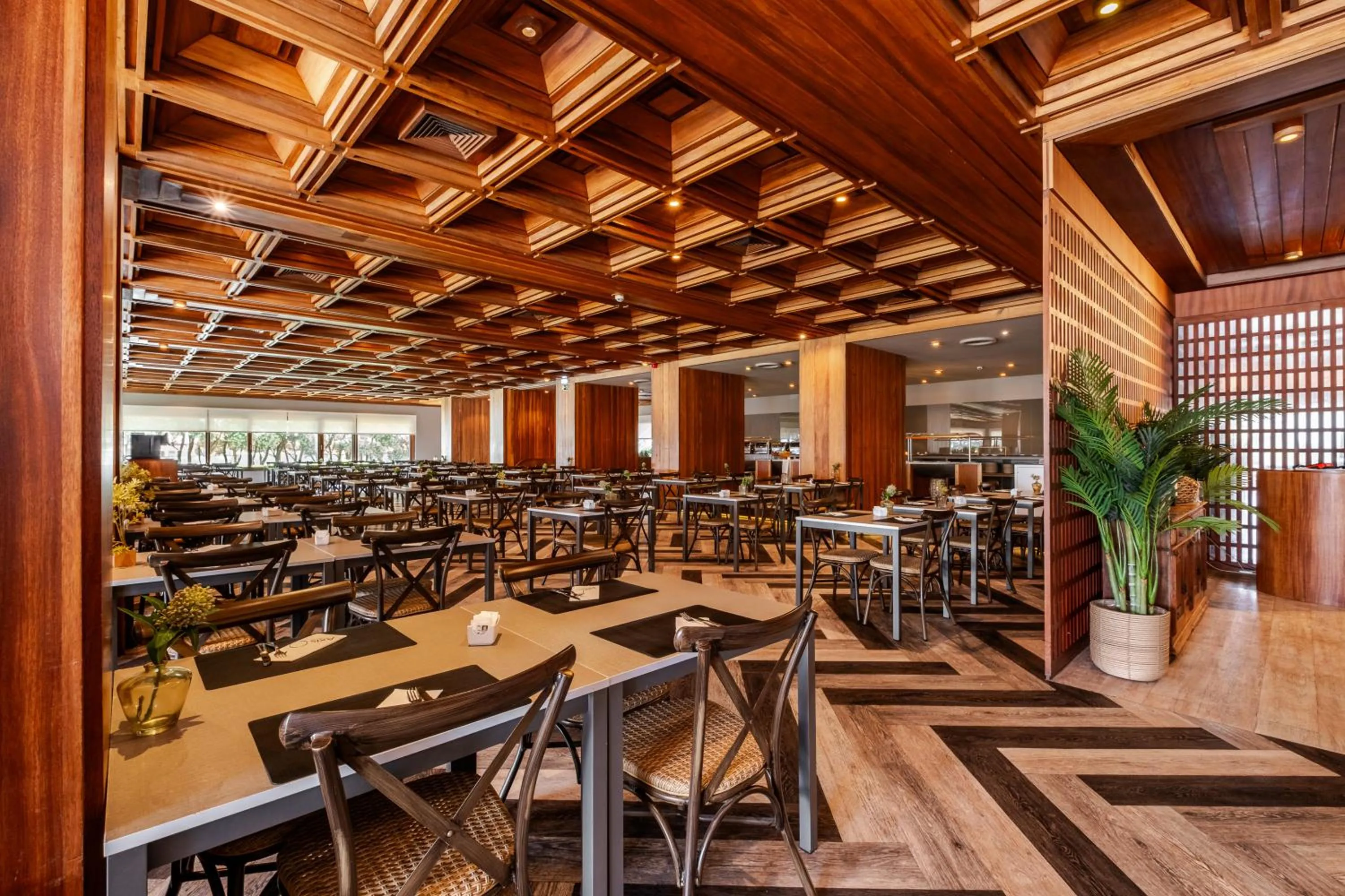 Restaurant/places to eat in Axis Vermar Conference & Beach Hotel