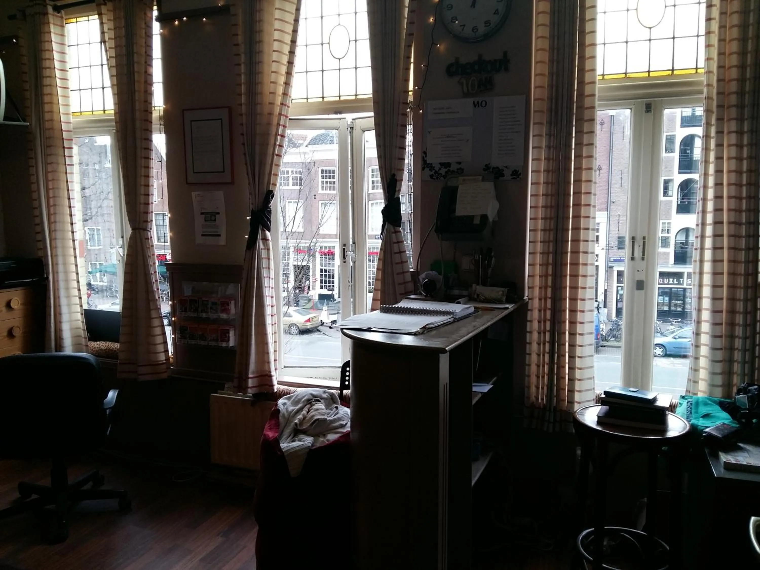 Communal lounge/ TV room in Hotel Tamara