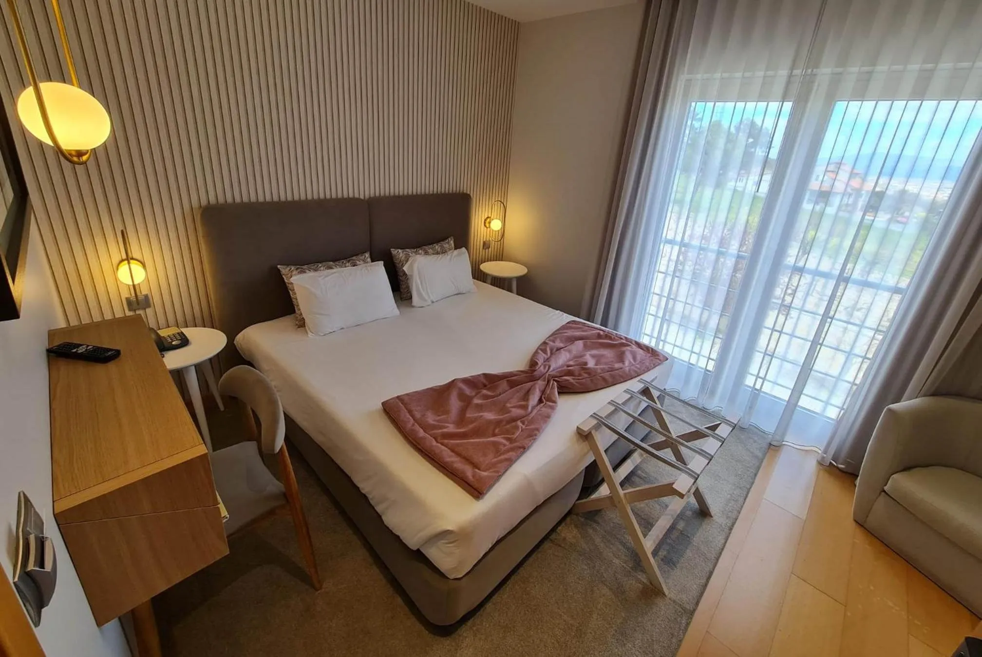 Bedroom, Bed in Hotel Albergaria Borges