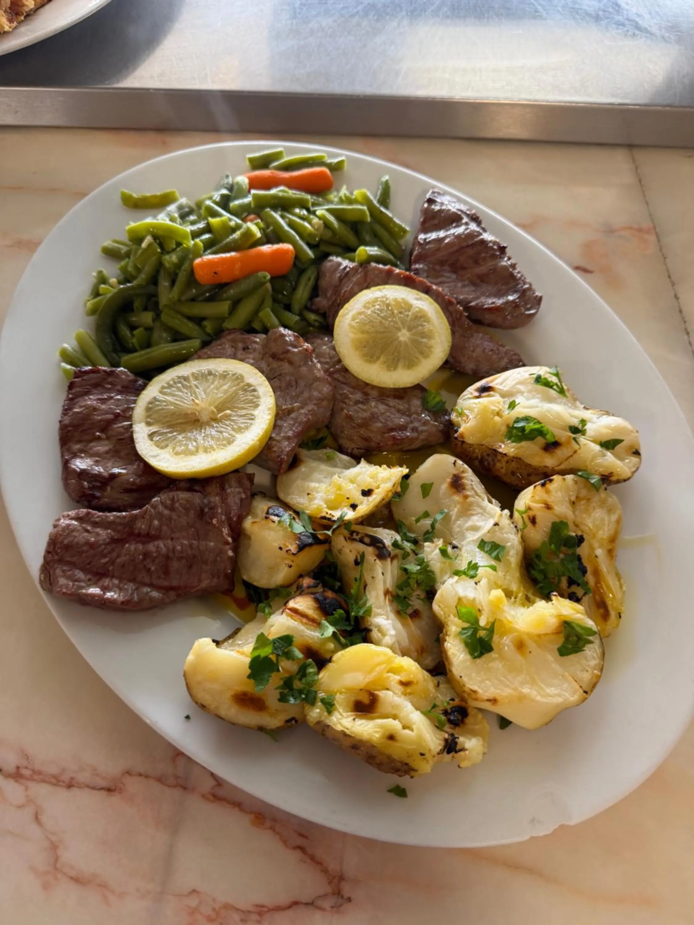 Restaurant/places to eat in Hotel Albergaria Borges