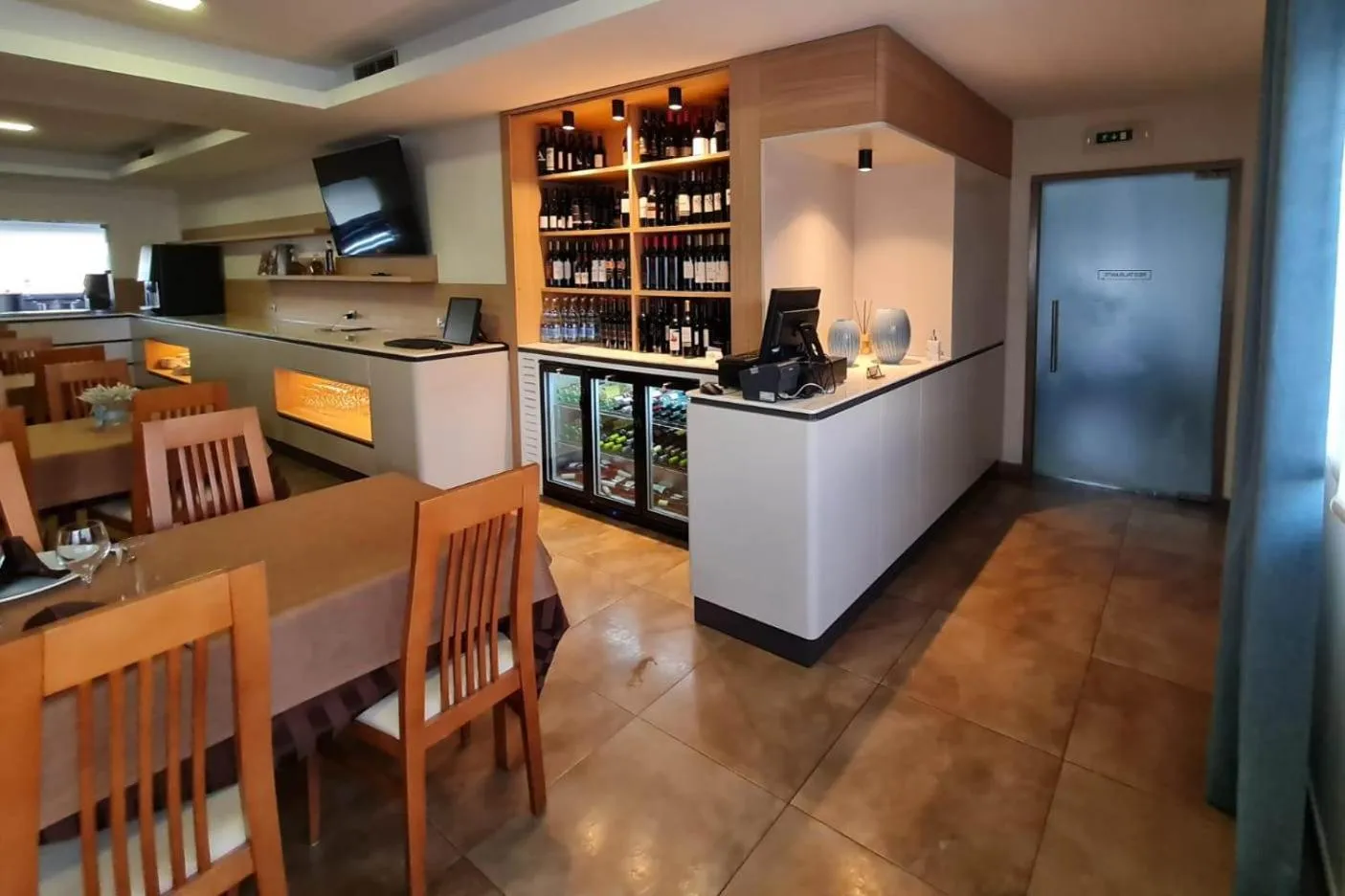 Restaurant/places to eat in Hotel Albergaria Borges